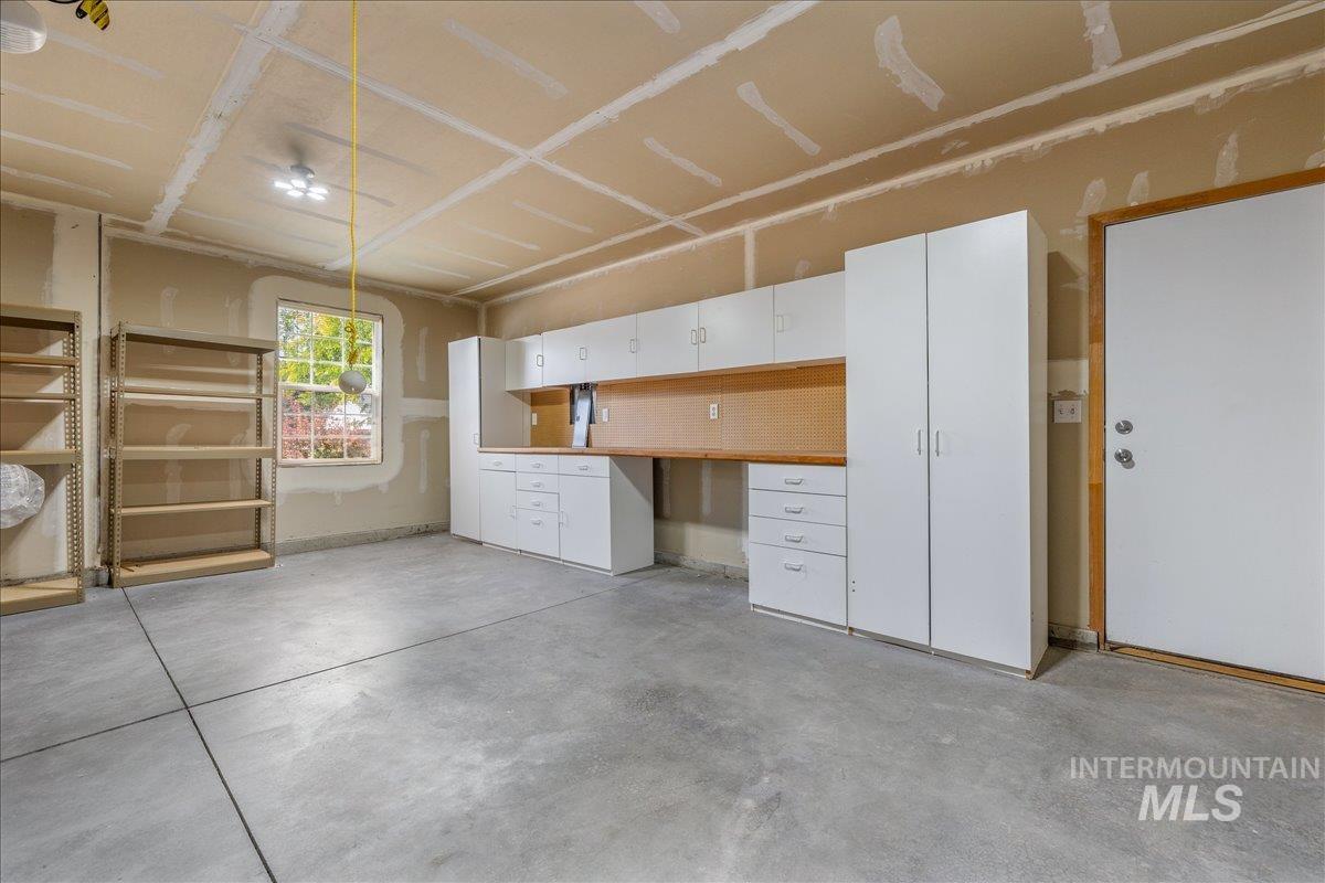 9194 W Ottawa Dr, Boise, Idaho 83709, 3 Bedrooms, 2 Bathrooms, Residential For Sale, Price $440,000,MLS 98993072