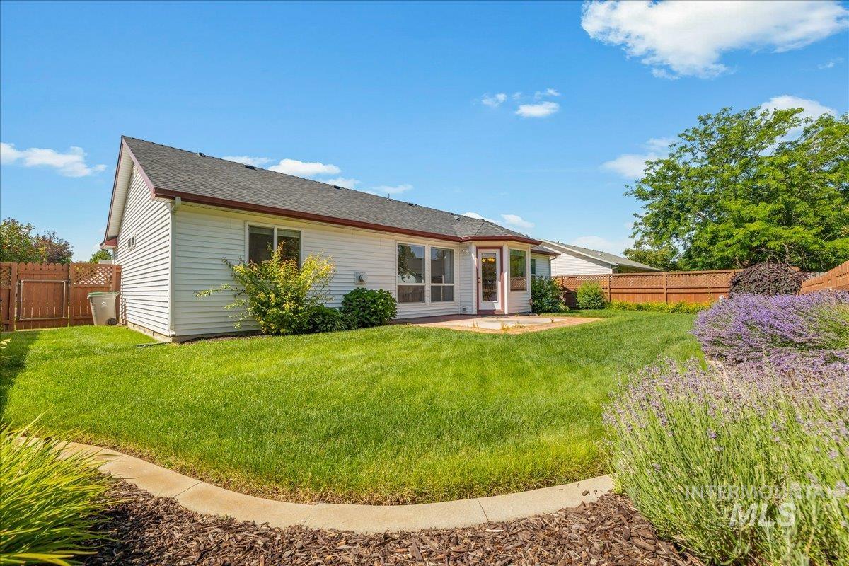 9194 W Ottawa Dr, Boise, Idaho 83709, 3 Bedrooms, 2 Bathrooms, Residential For Sale, Price $440,000,MLS 98993072