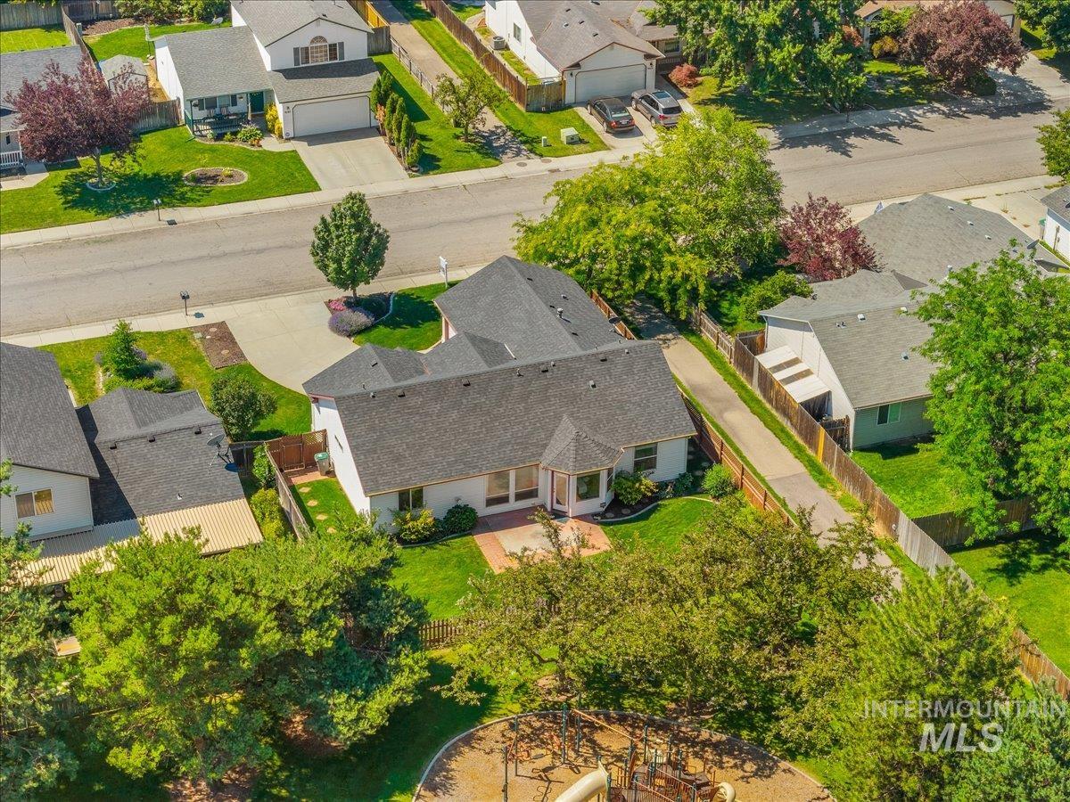 9194 W Ottawa Dr, Boise, Idaho 83709, 3 Bedrooms, 2 Bathrooms, Residential For Sale, Price $440,000,MLS 98993072