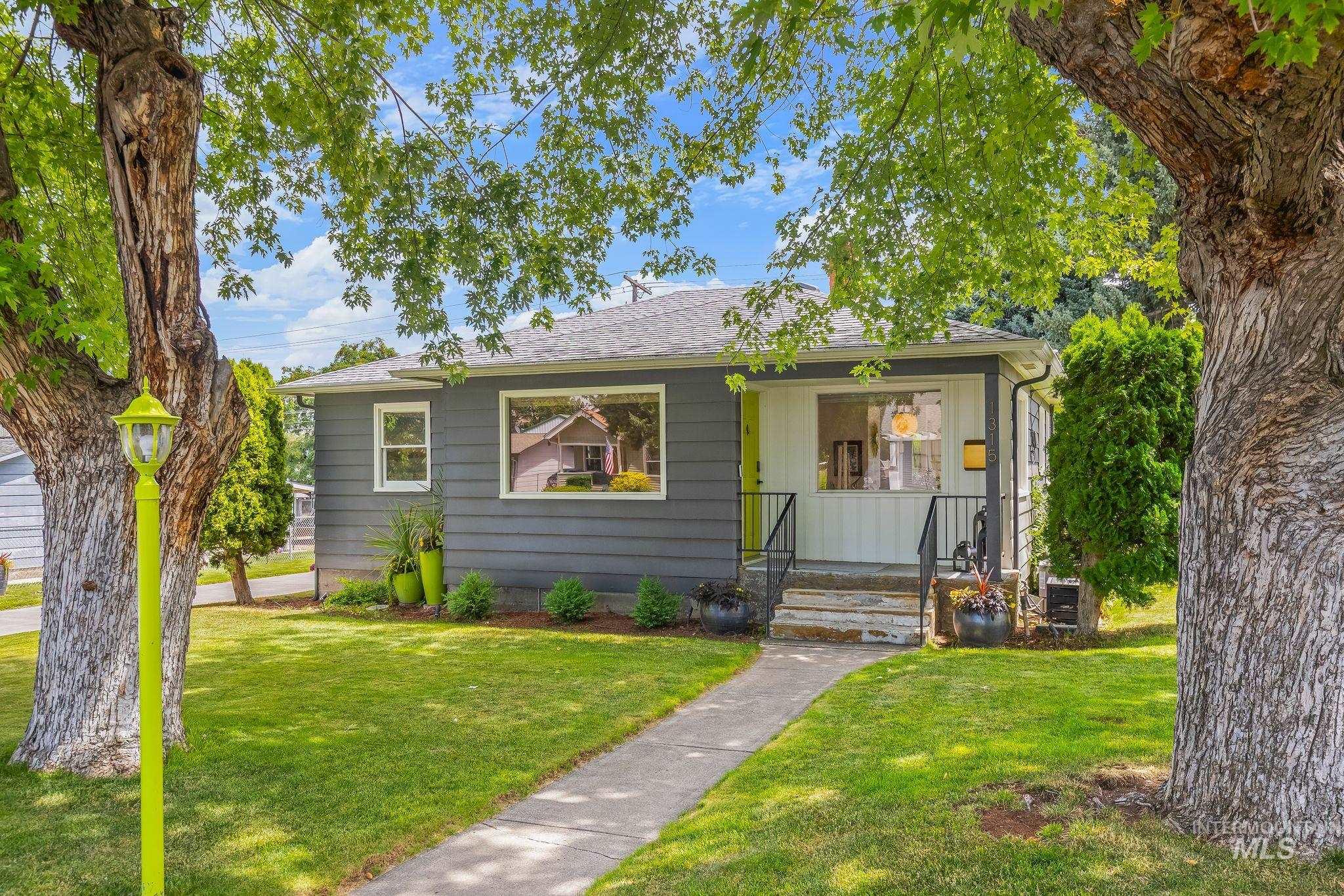 1315 8th Street, Clarkston, Idaho 99403, 3 Bedrooms, 2 Bathrooms, Residential For Sale, Price $389,000,MLS 98993073
