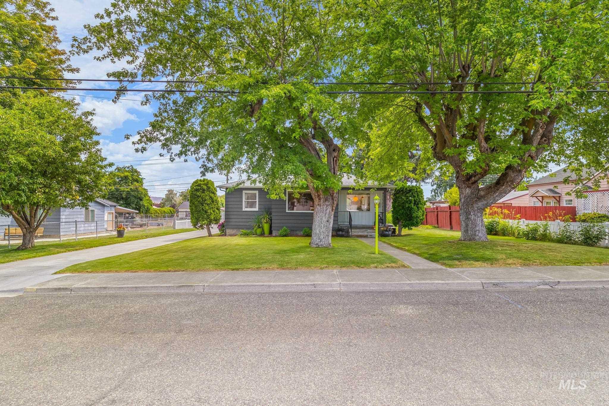 1315 8th Street, Clarkston, Idaho 99403, 3 Bedrooms, 2 Bathrooms, Residential For Sale, Price $389,000,MLS 98993073