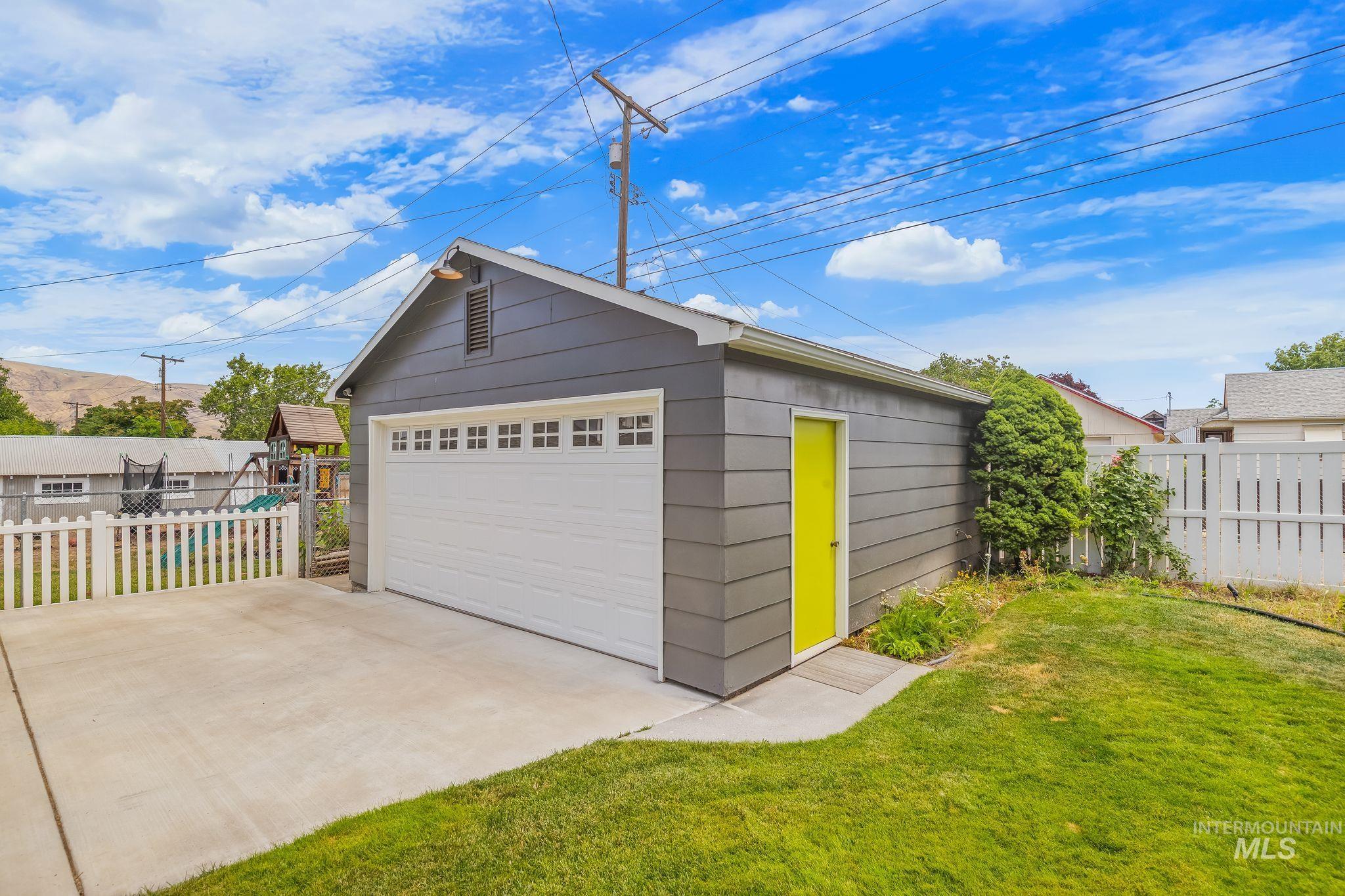 1315 8th Street, Clarkston, Idaho 99403, 3 Bedrooms, 2 Bathrooms, Residential For Sale, Price $389,000,MLS 98993073
