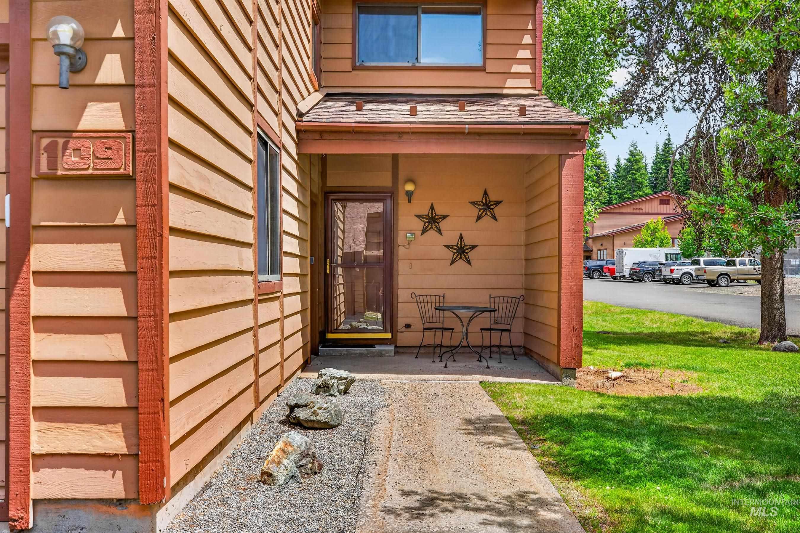 1607 Davis Ave, McCall, Idaho 83638, 2 Bedrooms, 3 Bathrooms, Residential For Sale, Price $534,900,MLS 98993075