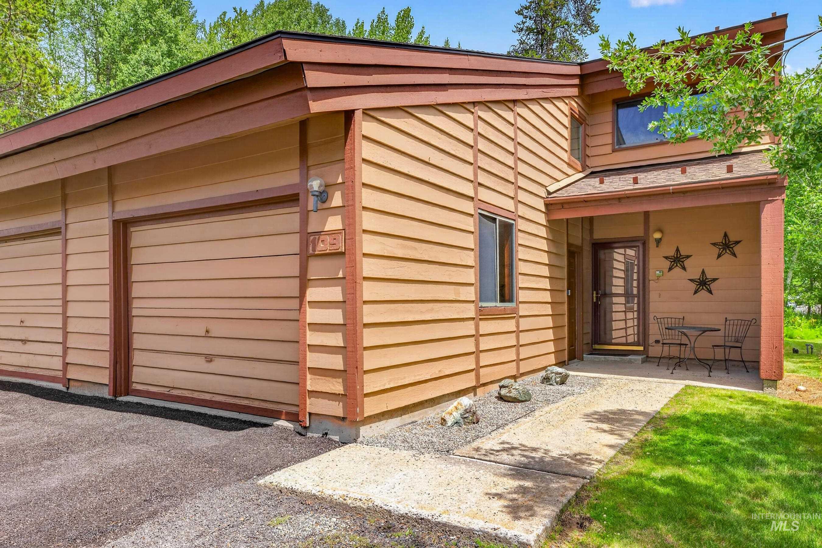 1607 Davis Ave, McCall, Idaho 83638, 2 Bedrooms, 3 Bathrooms, Residential For Sale, Price $534,900,MLS 98993075