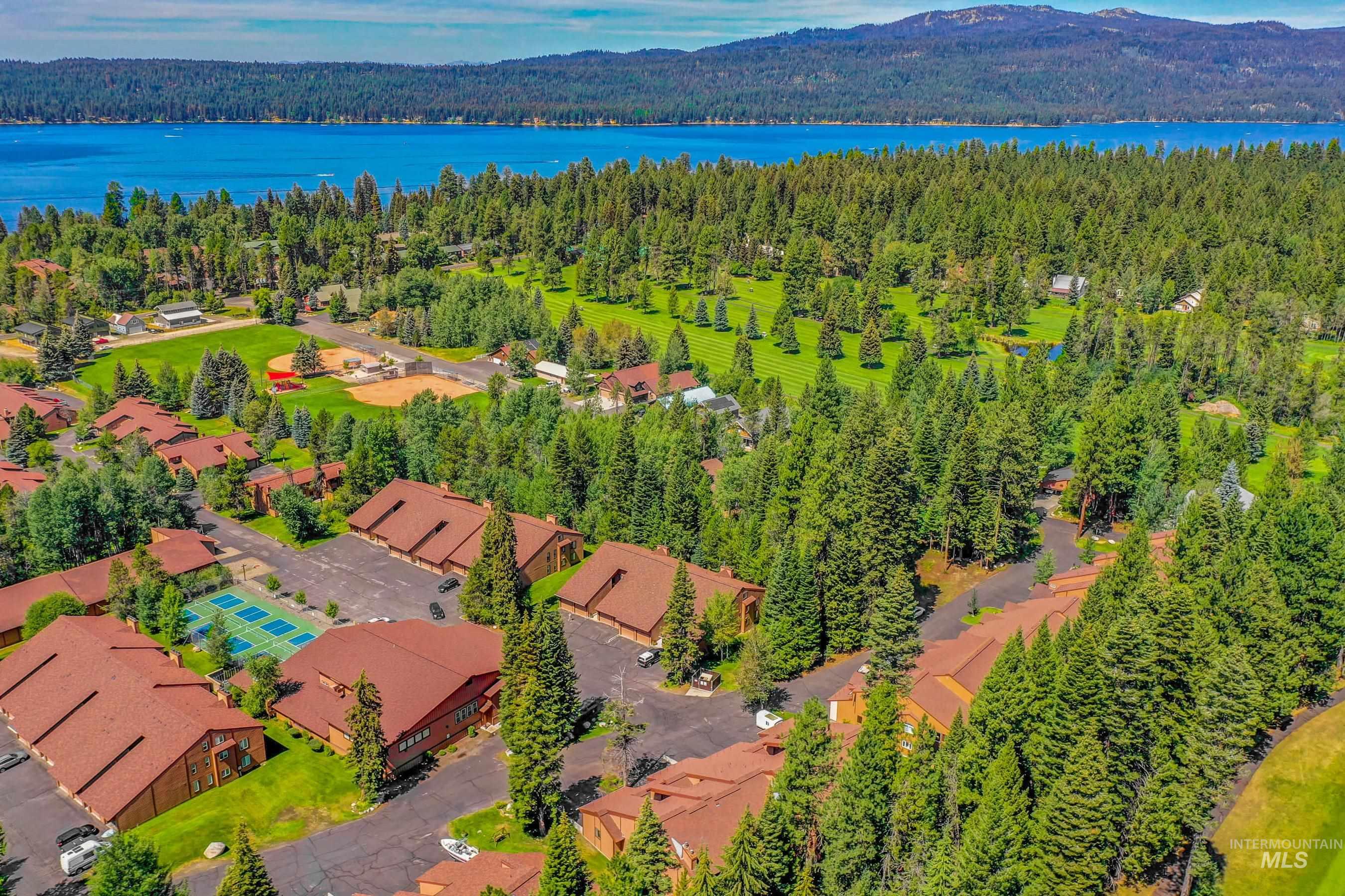 1607 Davis Ave, McCall, Idaho 83638, 2 Bedrooms, 3 Bathrooms, Residential For Sale, Price $534,900,MLS 98993075