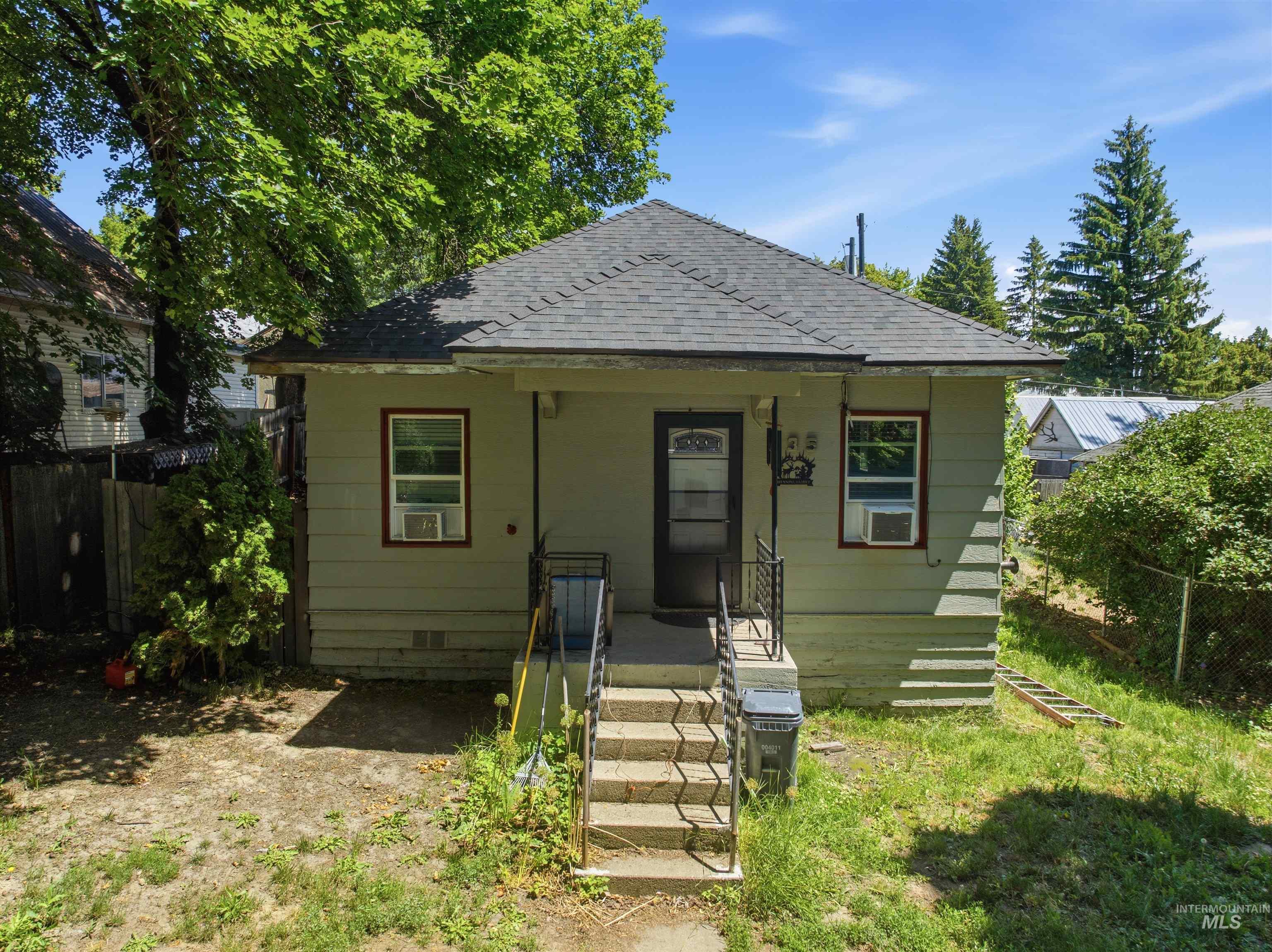 735 Oak St, Potlatch, Idaho 83855, 2 Bedrooms, 1 Bathroom, Residential For Sale, Price $230,000, 98993076