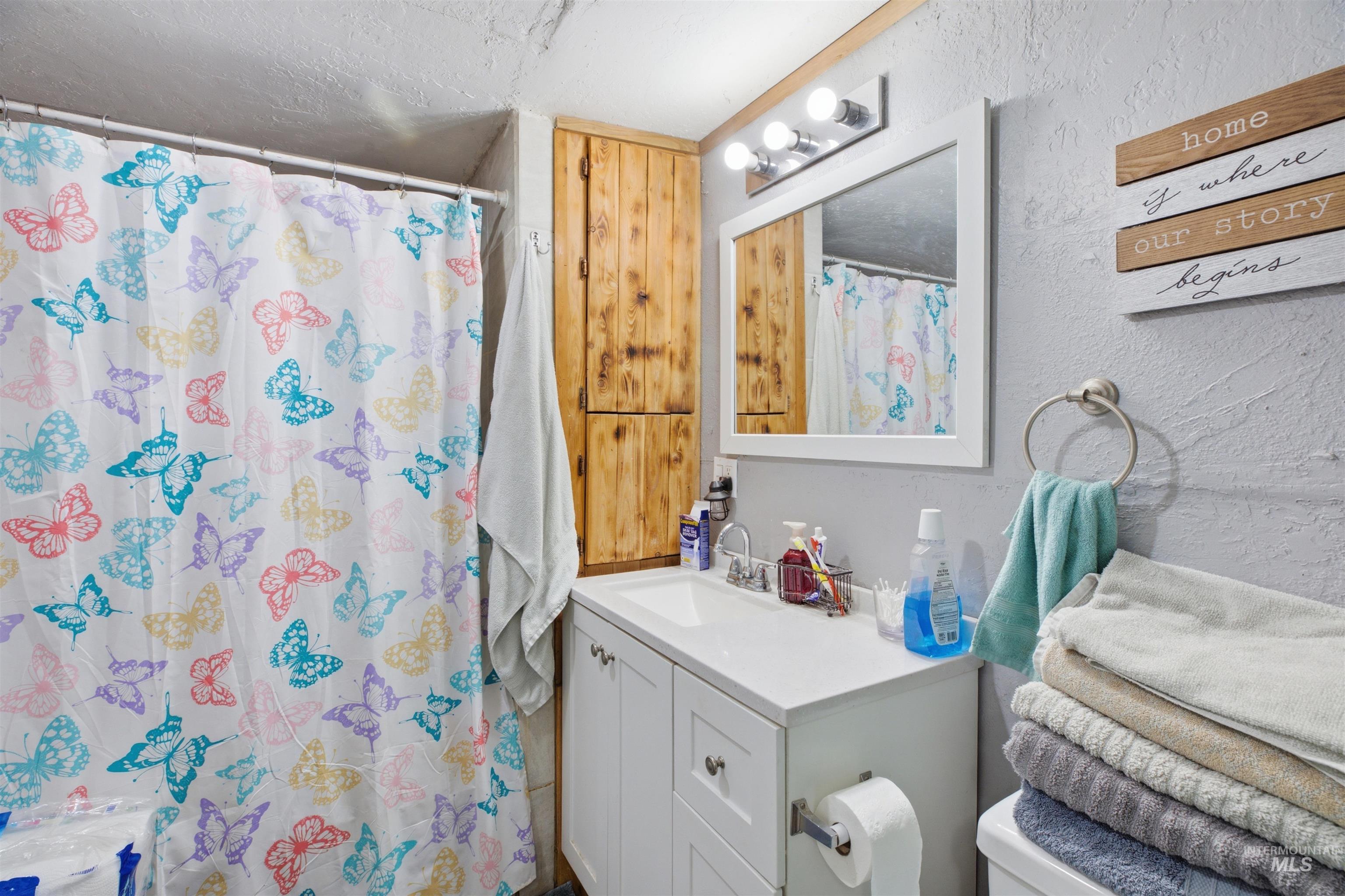 735 Oak St, Potlatch, Idaho 83855, 2 Bedrooms, 1 Bathroom, Residential For Sale, Price $230,000, 98993076
