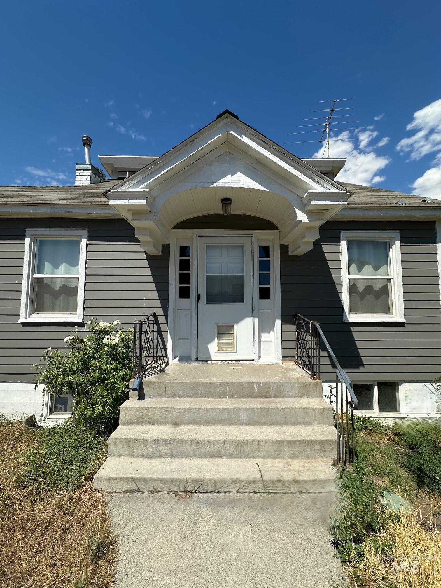 787 SW 3Rd St, Ontario, Oregon 97914, 3 Bedrooms, 2 Bathrooms, Residential For Sale, Price $285,000, 98993077