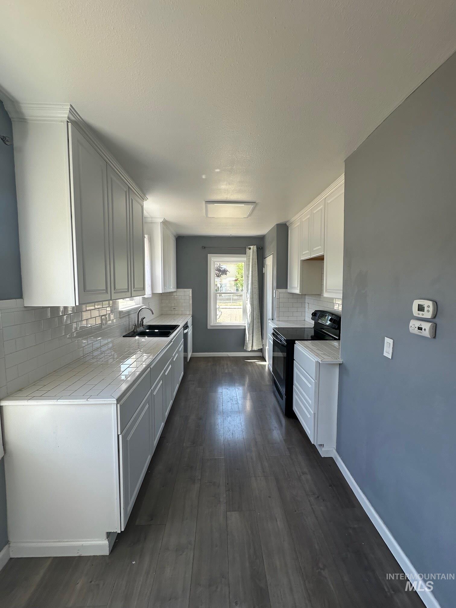 787 SW 3Rd St, Ontario, Oregon 97914, 3 Bedrooms, 2 Bathrooms, Residential For Sale, Price $285,000, 98993077