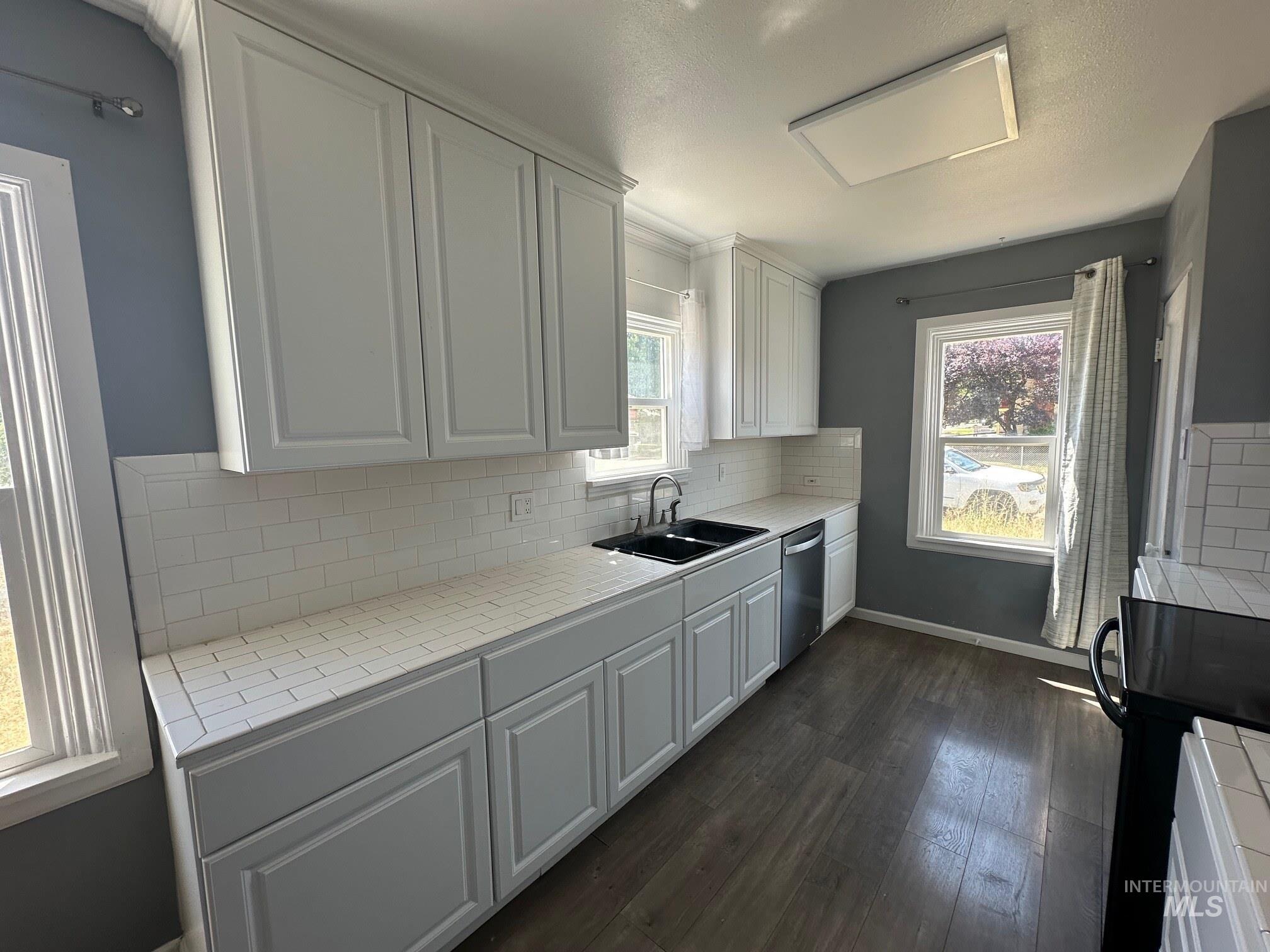 787 SW 3Rd St, Ontario, Oregon 97914, 3 Bedrooms, 2 Bathrooms, Residential For Sale, Price $285,000, 98993077