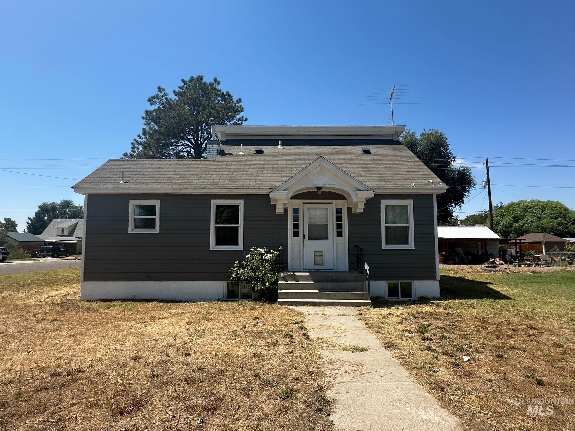 787 SW 3Rd St, Ontario, Oregon 97914, 3 Bedrooms, 2 Bathrooms, Residential For Sale, Price $285,000, 98993077