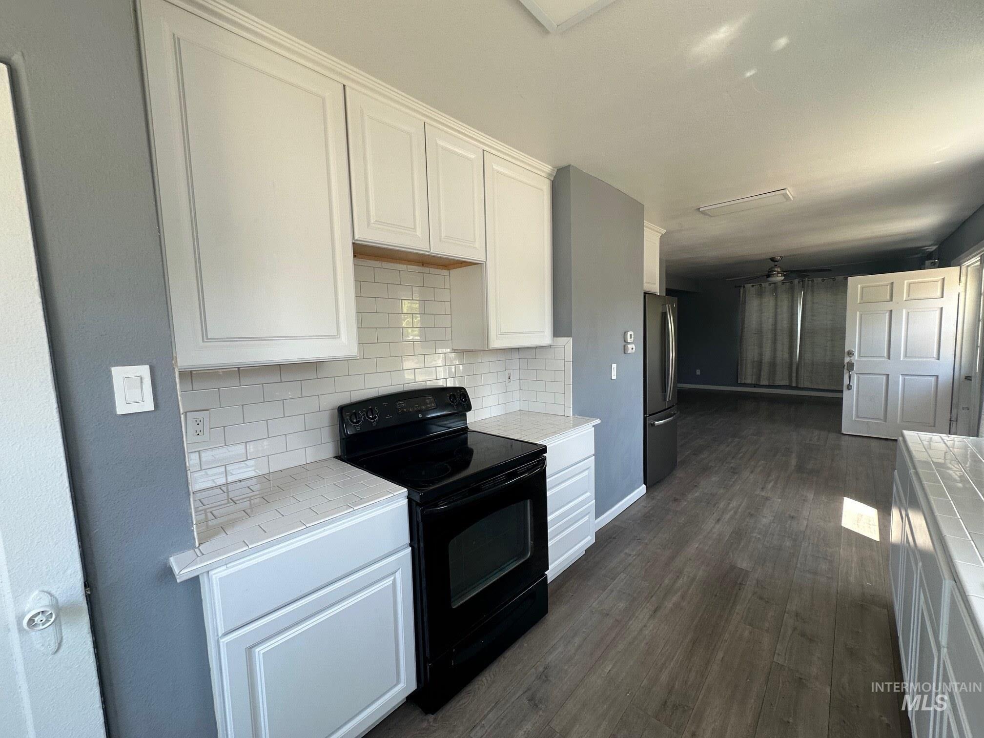 787 SW 3Rd St, Ontario, Oregon 97914, 3 Bedrooms, 2 Bathrooms, Residential For Sale, Price $285,000, 98993077