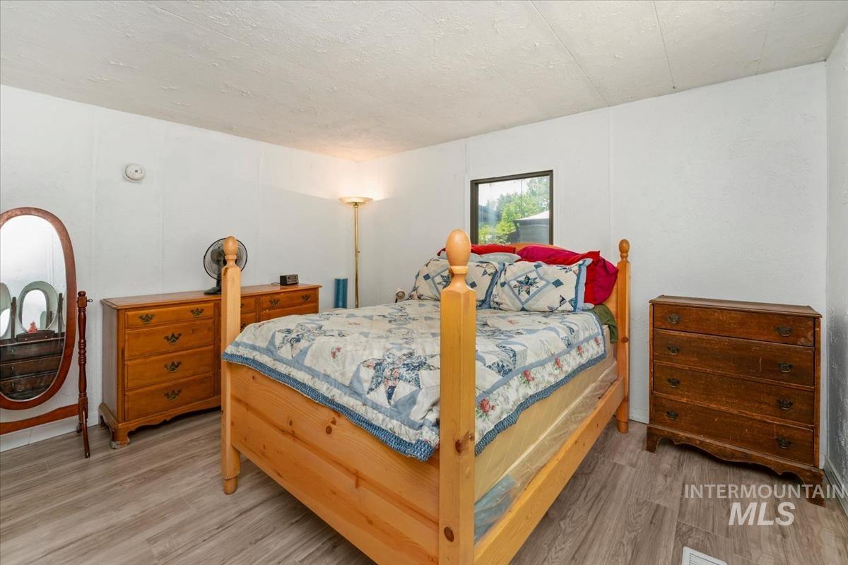 1160 W Concord, Boise, Idaho 83706, 2 Bedrooms, 2 Bathrooms, Residential For Sale, Price $107,000,MLS 98993078