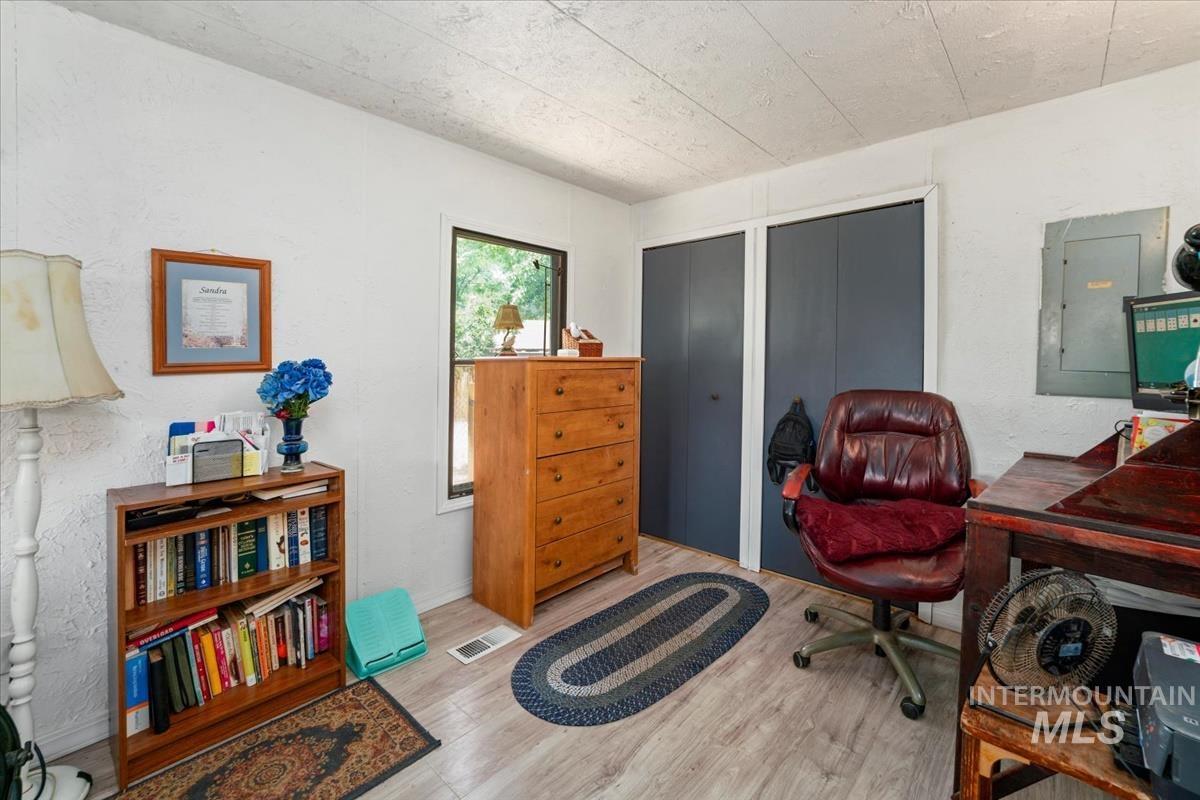 1160 W Concord, Boise, Idaho 83706, 2 Bedrooms, 2 Bathrooms, Residential For Sale, Price $107,000,MLS 98993078