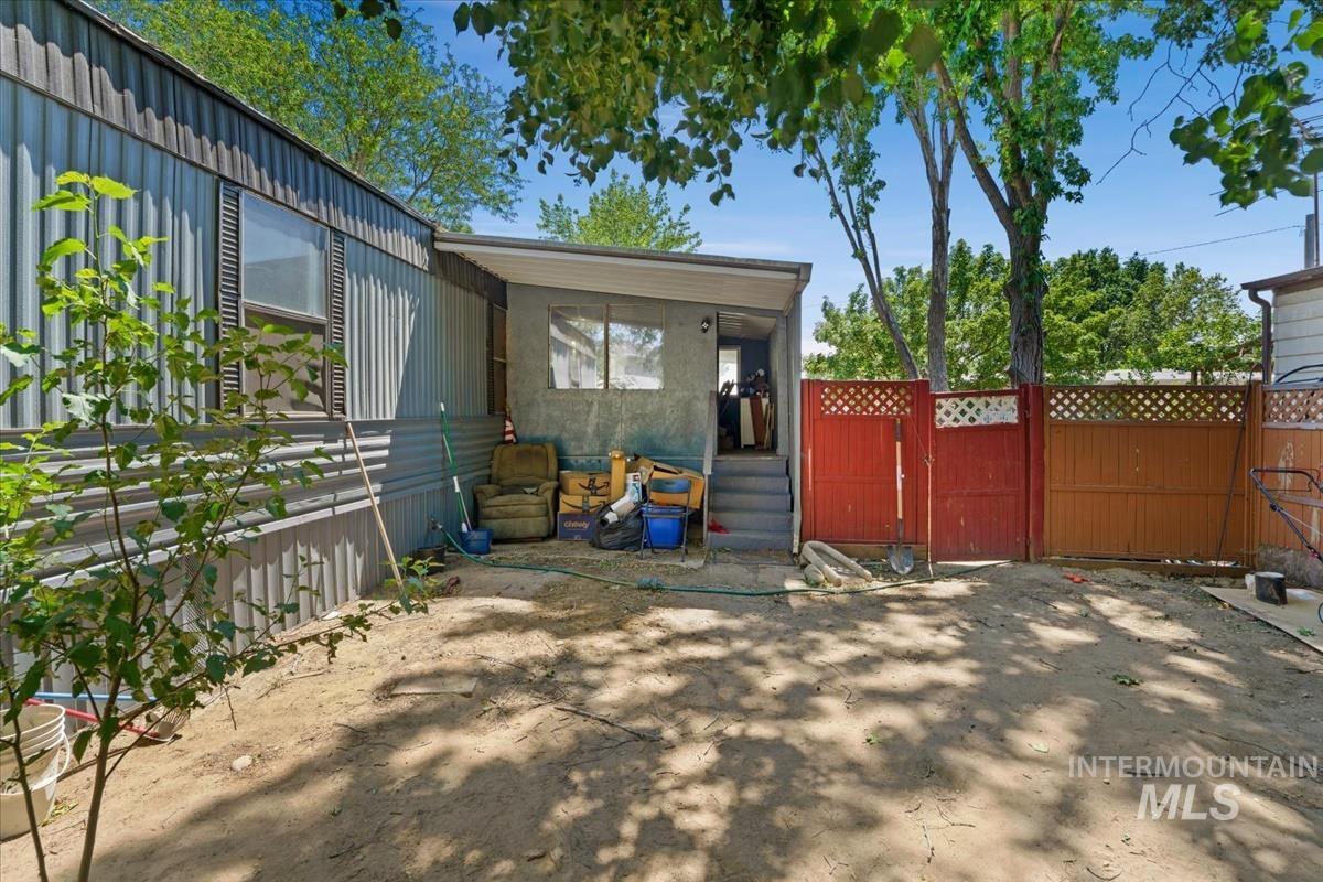 1160 W Concord, Boise, Idaho 83706, 2 Bedrooms, 2 Bathrooms, Residential For Sale, Price $107,000,MLS 98993078