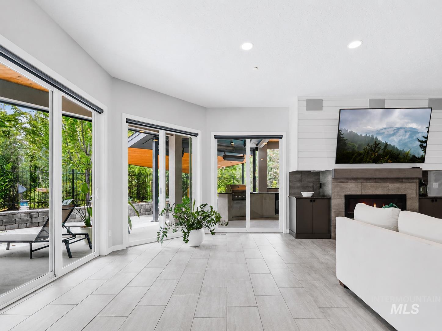 4123 W Garnet, Boise, Idaho 83703, 3 Bedrooms, 2.5 Bathrooms, Residential For Sale, Price $1,200,000,MLS 98993079