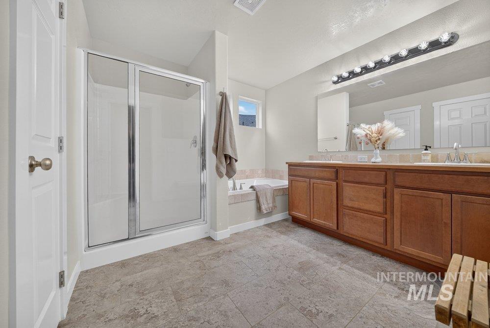 5403 N. Beaham Ave., Meridian, Idaho 83646, 5 Bedrooms, 2.5 Bathrooms, Residential For Sale, Price $525,000, 98993081