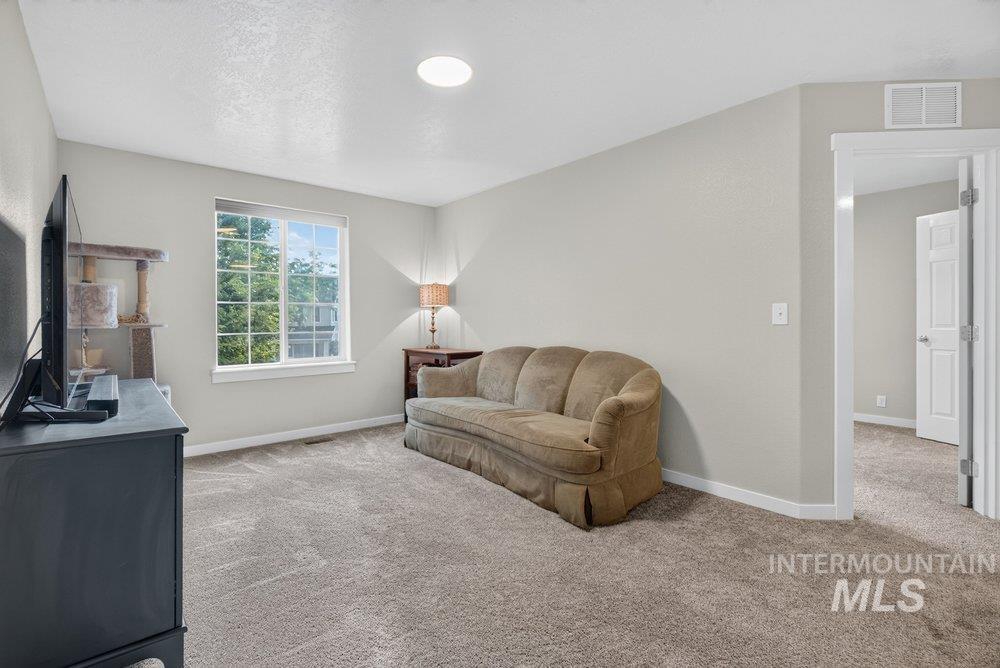 5403 N. Beaham Ave., Meridian, Idaho 83646, 5 Bedrooms, 2.5 Bathrooms, Residential For Sale, Price $525,000, 98993081