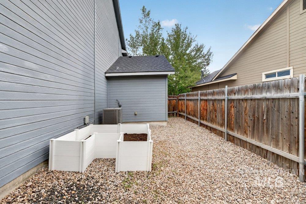 5403 N. Beaham Ave., Meridian, Idaho 83646, 5 Bedrooms, 2.5 Bathrooms, Residential For Sale, Price $525,000, 98993081