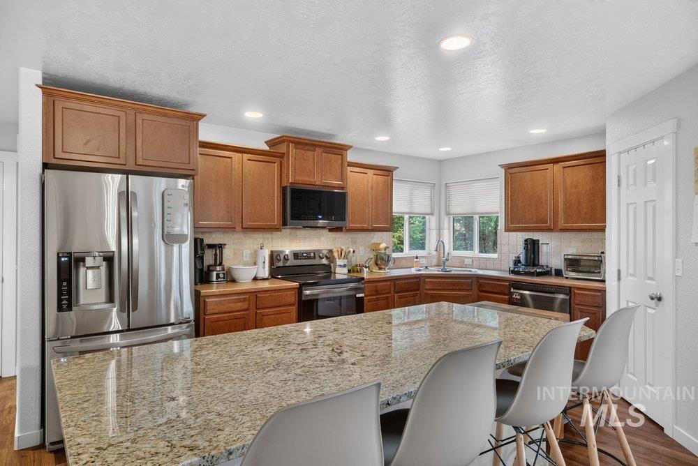 5403 N. Beaham Ave., Meridian, Idaho 83646, 5 Bedrooms, 2.5 Bathrooms, Residential For Sale, Price $525,000, 98993081
