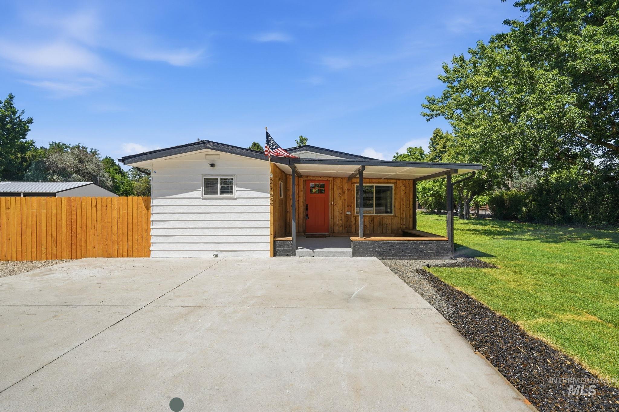 2152 S Artesian Rd, Eagle, Idaho 83616, 3 Bedrooms, 2 Bathrooms, Residential For Sale, Price $749,990,MLS 98993083