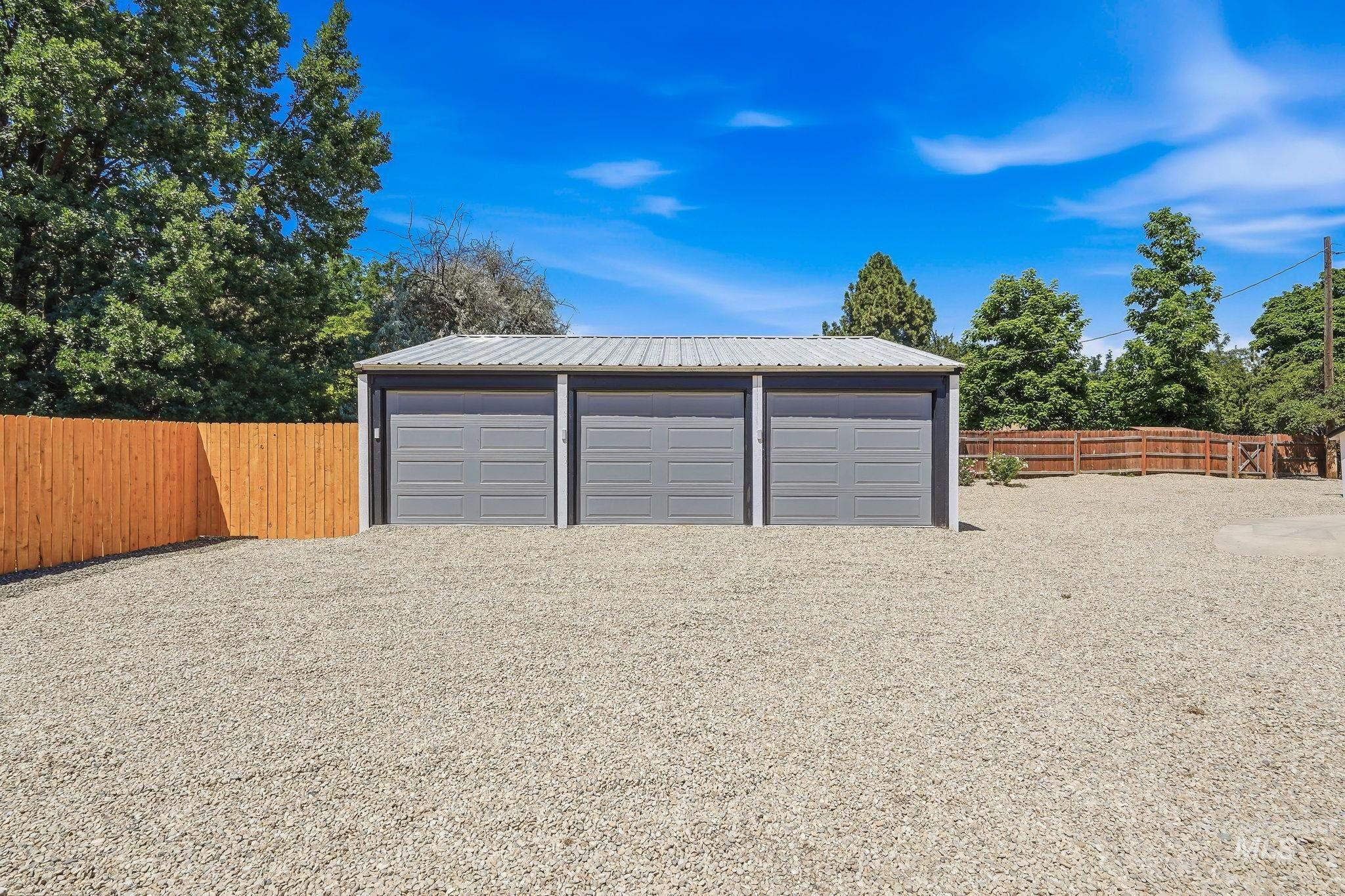 2152 S Artesian Rd, Eagle, Idaho 83616, 3 Bedrooms, 2 Bathrooms, Residential For Sale, Price $749,990,MLS 98993083