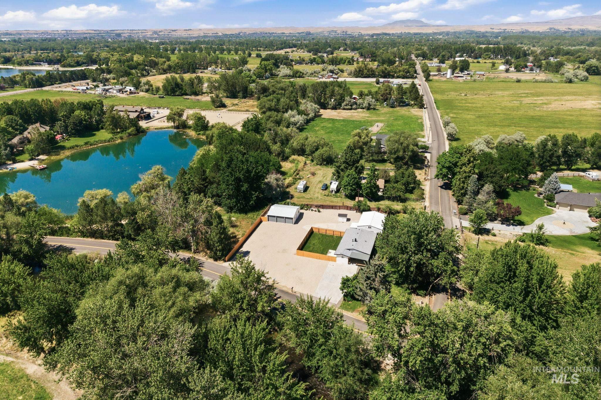 2152 S Artesian Rd, Eagle, Idaho 83616, 3 Bedrooms, 2 Bathrooms, Residential For Sale, Price $749,990,MLS 98993083
