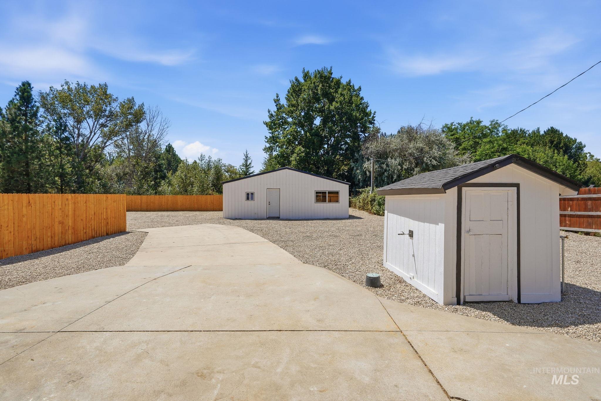 2152 S Artesian Rd, Eagle, Idaho 83616, 3 Bedrooms, 2 Bathrooms, Residential For Sale, Price $749,990,MLS 98993083