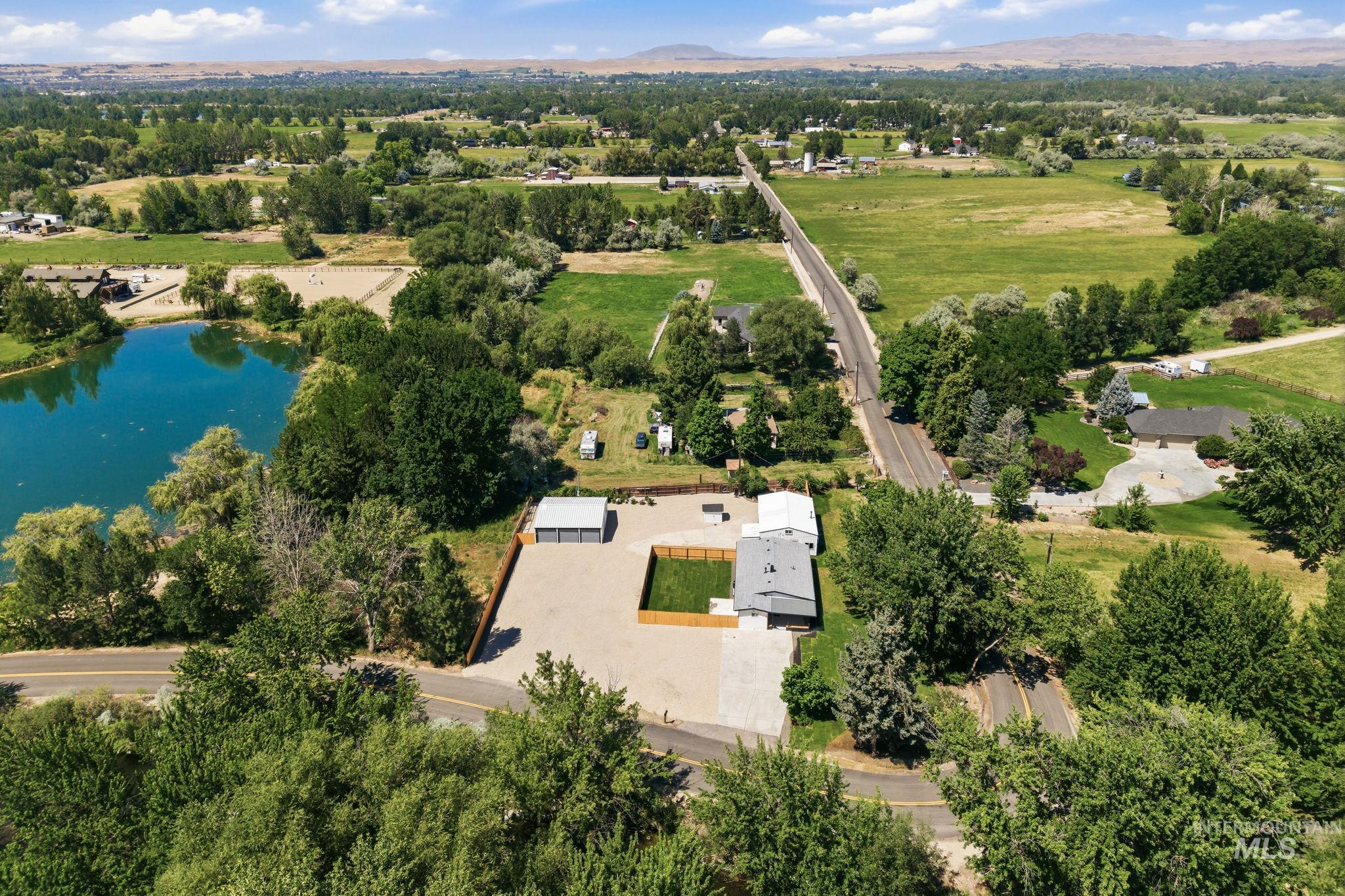2152 S Artesian Rd, Eagle, Idaho 83616, 3 Bedrooms, 2 Bathrooms, Residential For Sale, Price $749,990,MLS 98993083