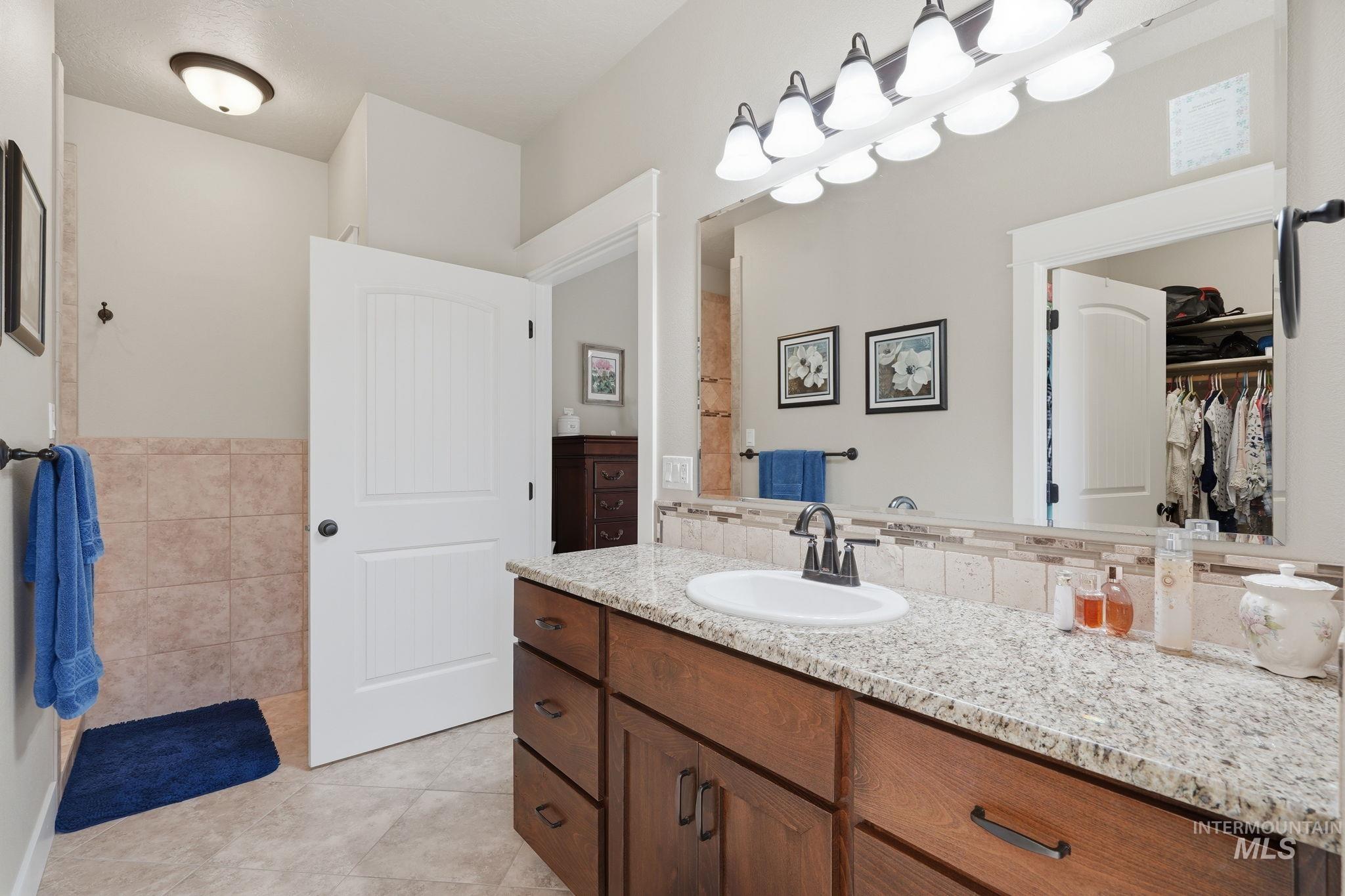 728 W Heather Woods Dr., Nampa, Idaho 83686, 3 Bedrooms, 2 Bathrooms, Residential For Sale, Price $469,900, 98993084
