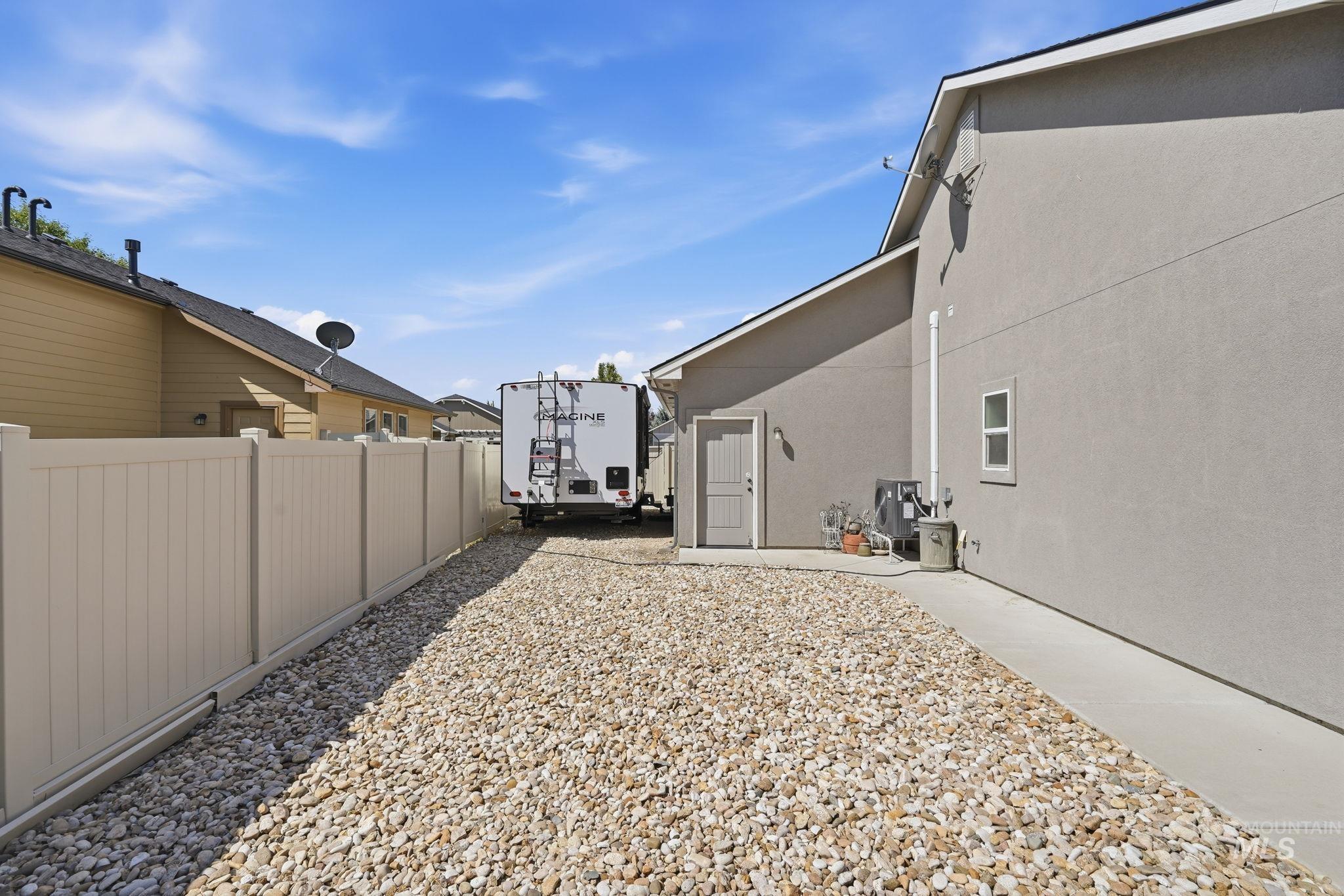 728 W Heather Woods Dr., Nampa, Idaho 83686, 3 Bedrooms, 2 Bathrooms, Residential For Sale, Price $469,900, 98993084