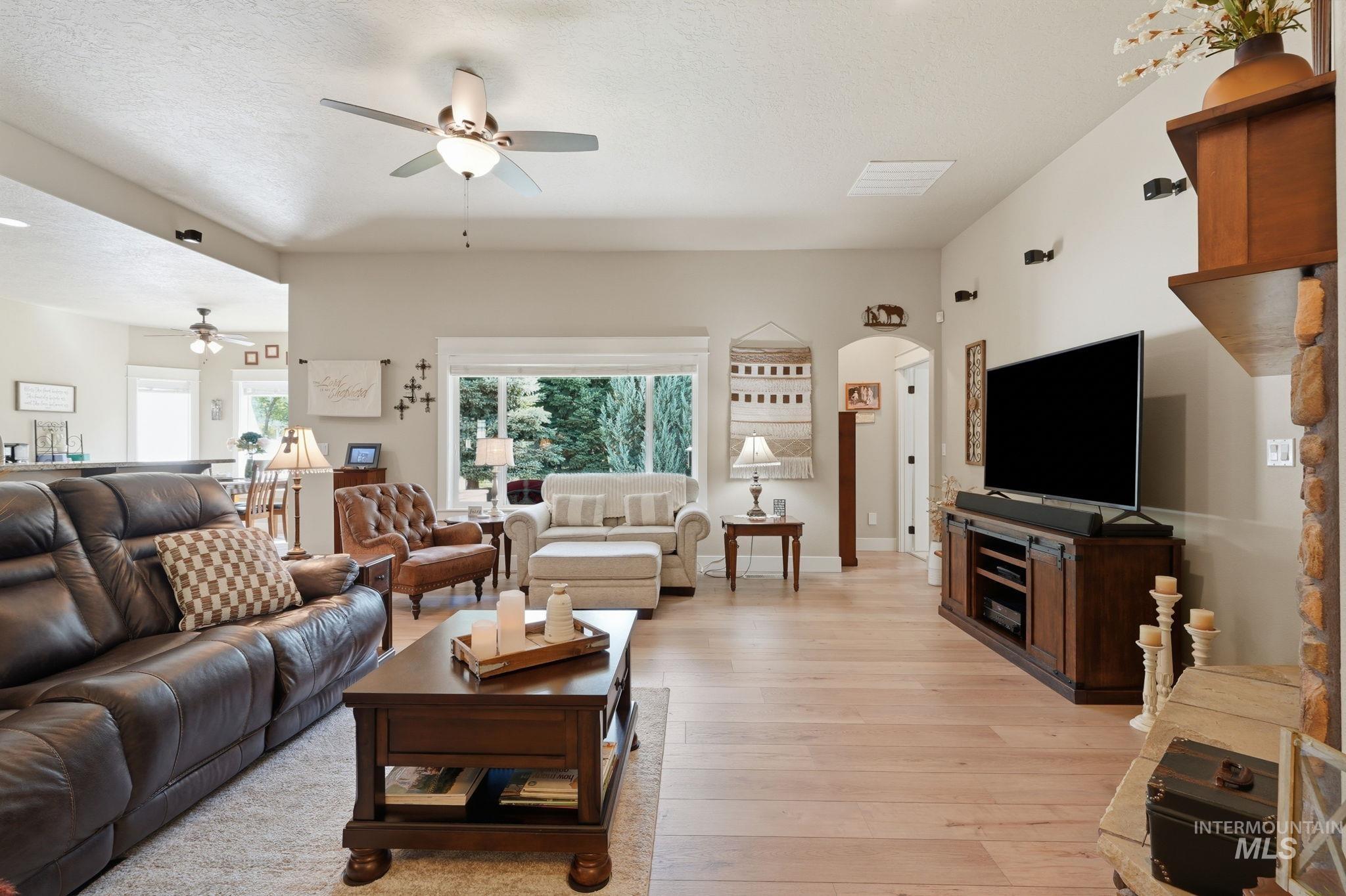 728 W Heather Woods Dr., Nampa, Idaho 83686, 3 Bedrooms, 2 Bathrooms, Residential For Sale, Price $469,900, 98993084