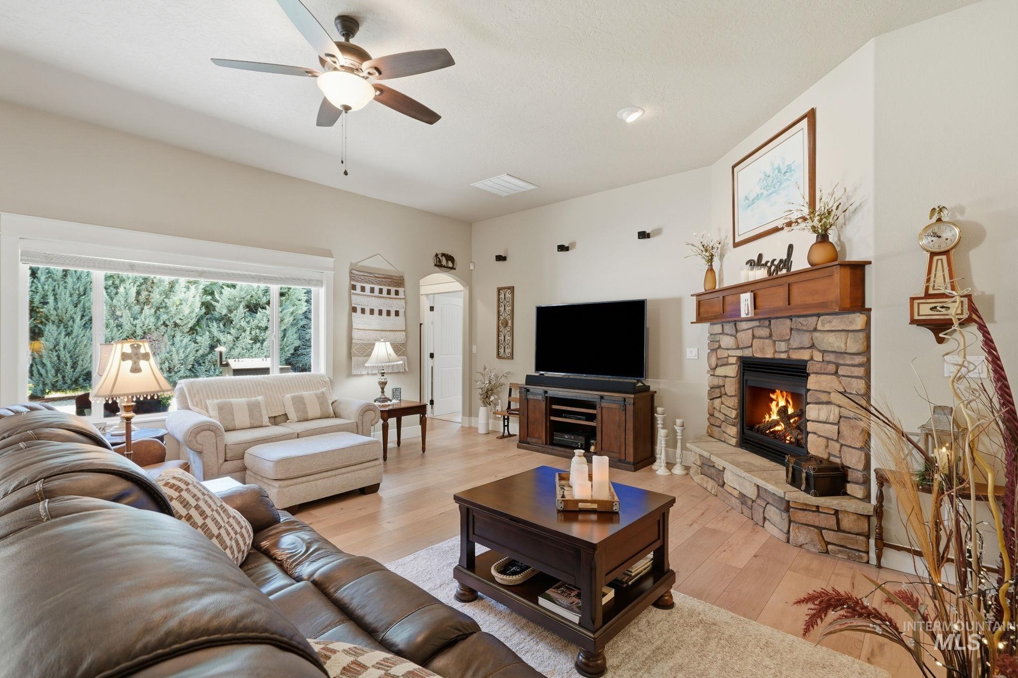 728 W Heather Woods Dr., Nampa, Idaho 83686, 3 Bedrooms, 2 Bathrooms, Residential For Sale, Price $469,900, 98993084