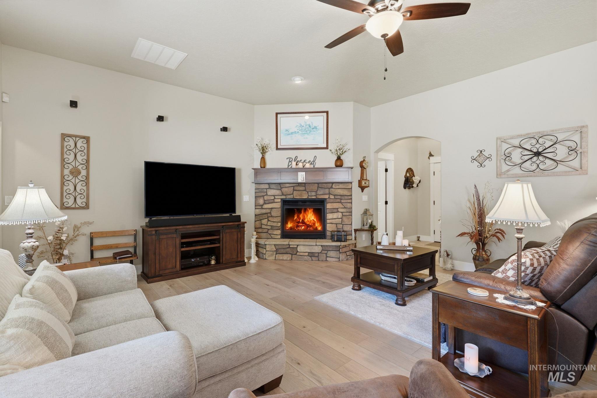 728 W Heather Woods Dr., Nampa, Idaho 83686, 3 Bedrooms, 2 Bathrooms, Residential For Sale, Price $469,900, 98993084