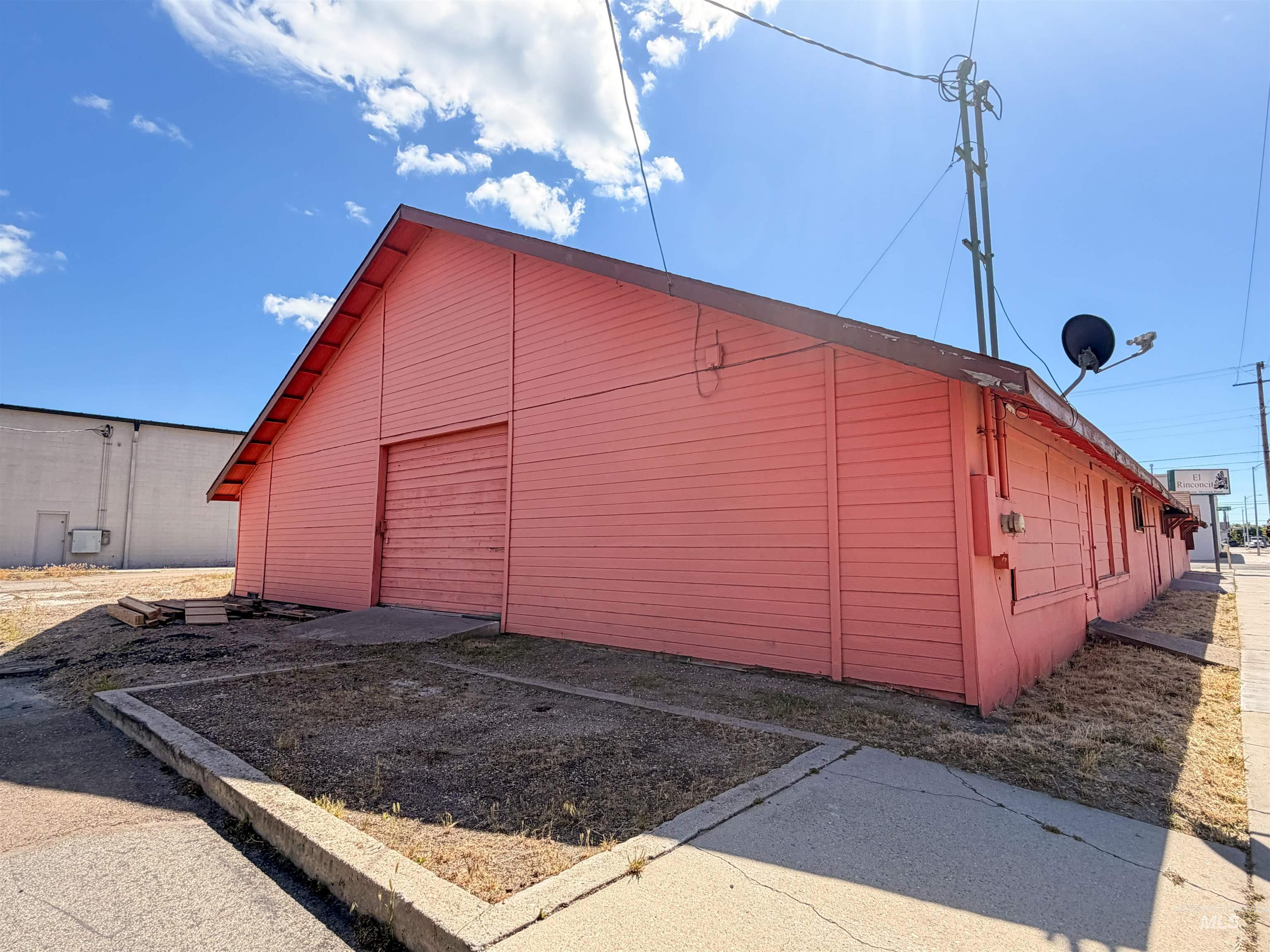 824 1st St South, Nampa, Idaho 83651, Business/Commercial For Sale, Price $685,000,MLS 98993089