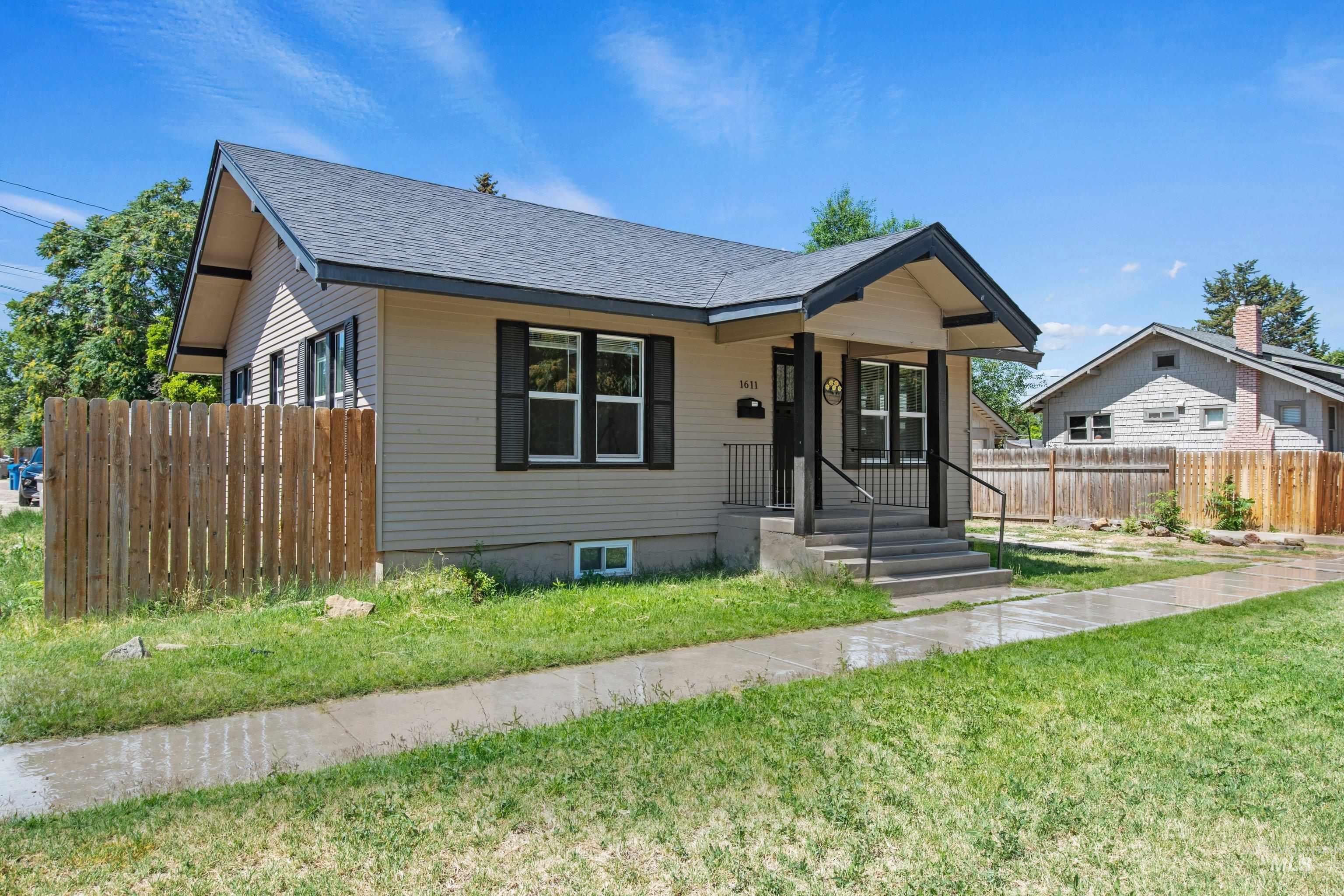 1611 4th St S, Nampa, Idaho 83651, 3 Bedrooms, 1 Bathroom, Residential For Sale, Price $305,000, 98993092