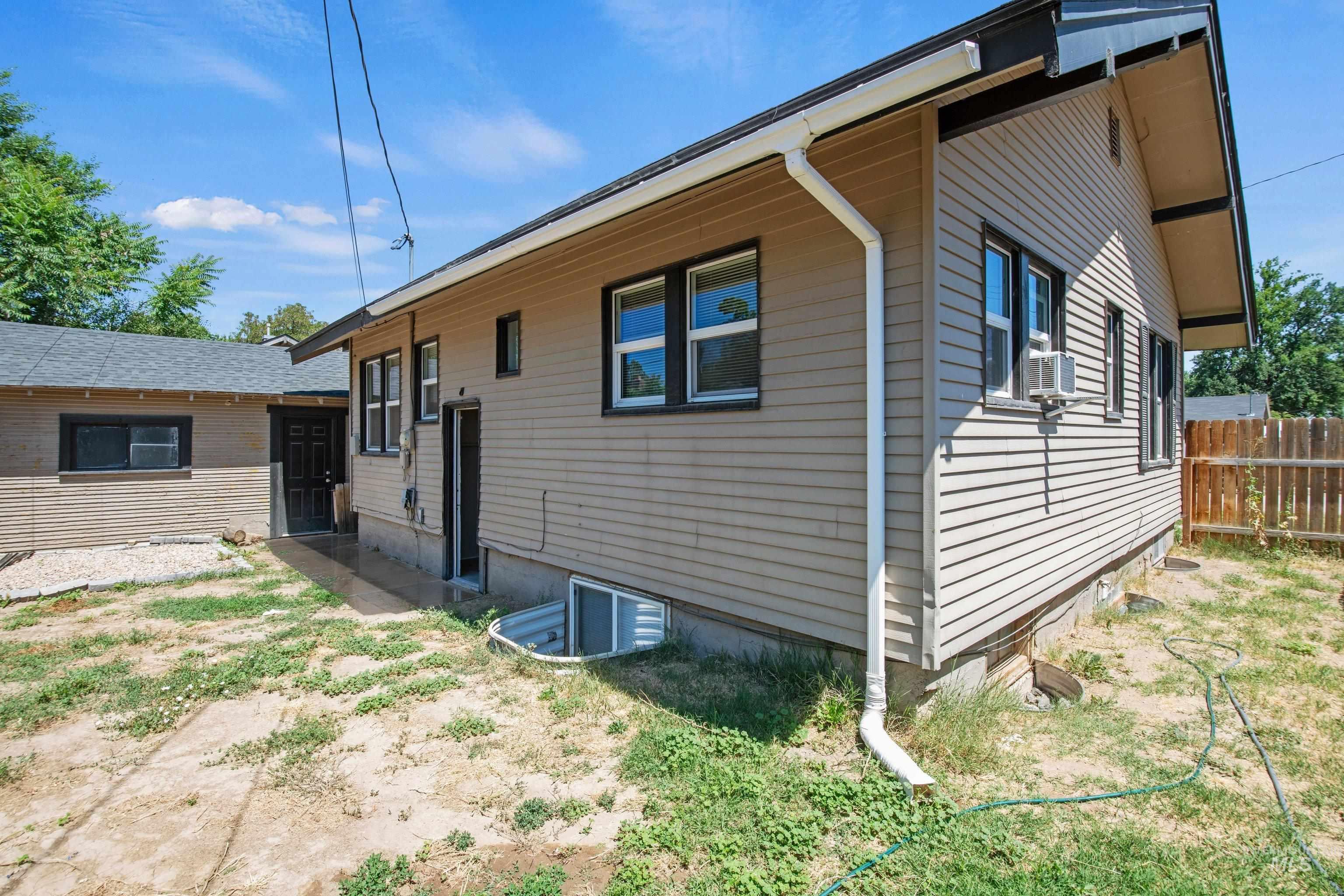 1611 4th St S, Nampa, Idaho 83651, 3 Bedrooms, 1 Bathroom, Residential For Sale, Price $305,000, 98993092