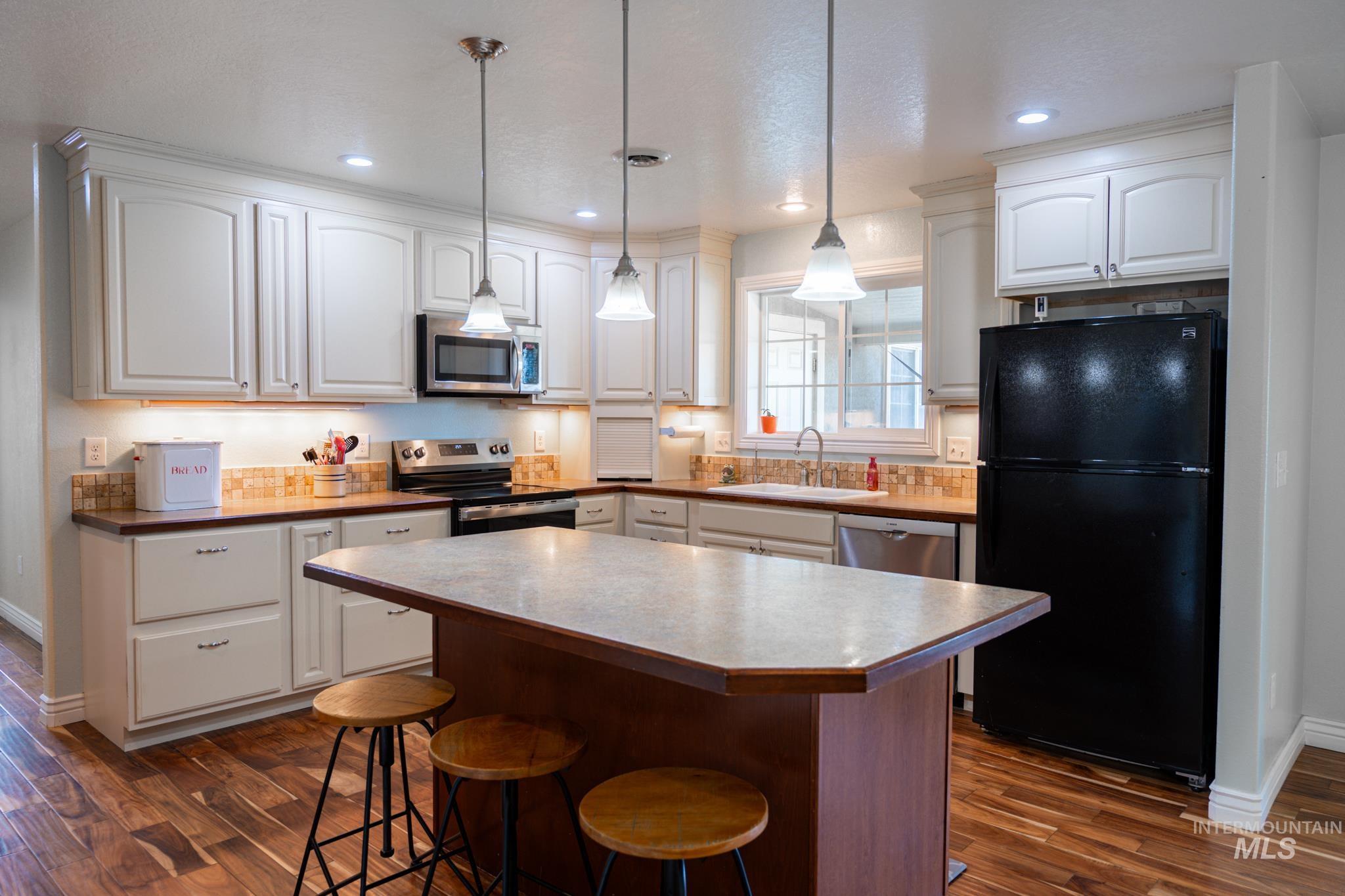 380 Krause Rd., Weiser, Idaho 83672-0000, 3 Bedrooms, 2.5 Bathrooms, Residential For Sale, Price $889,000,MLS 98993093