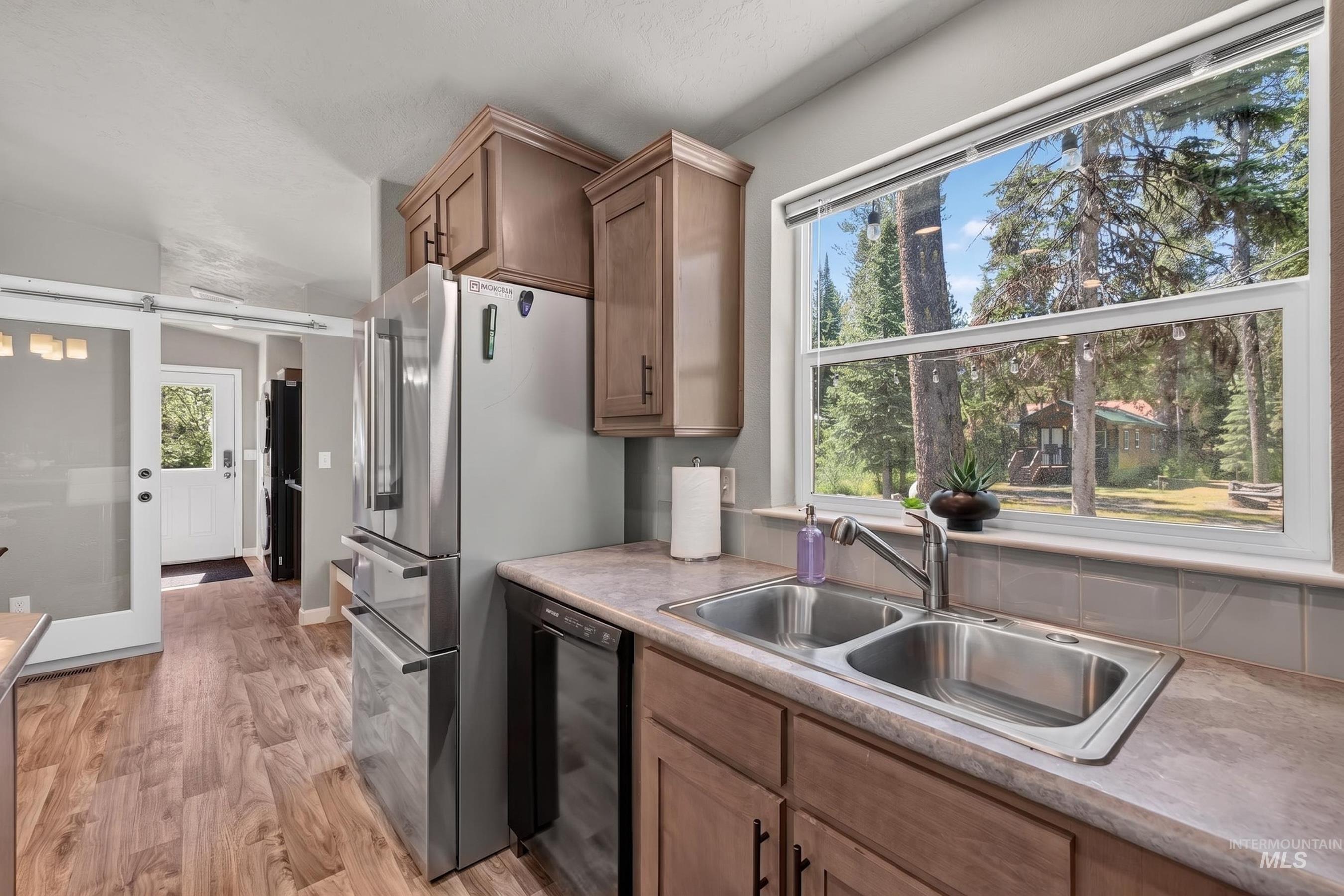 185 Dutch Oven Lane, Donnelly, Idaho 83615, 3 Bedrooms, 2 Bathrooms, Residential For Sale, Price $670,000, 98993098