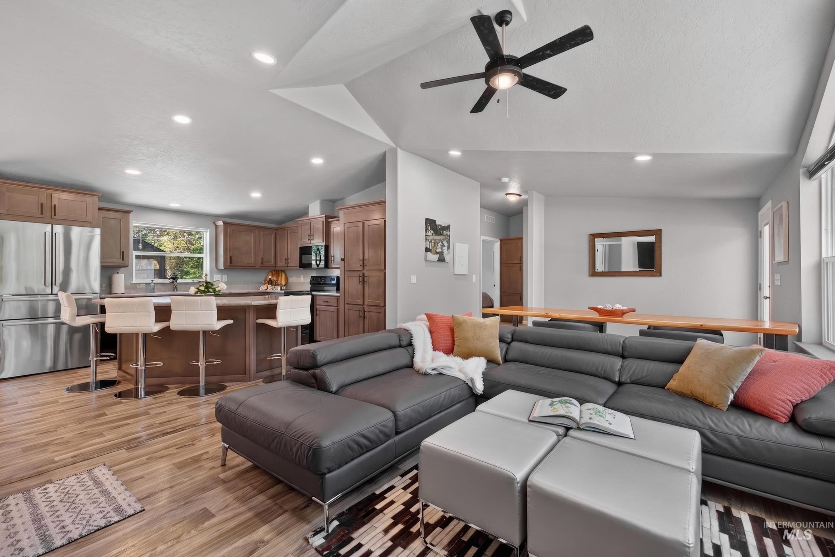 185 Dutch Oven Lane, Donnelly, Idaho 83615, 3 Bedrooms, 2 Bathrooms, Residential For Sale, Price $670,000, 98993098