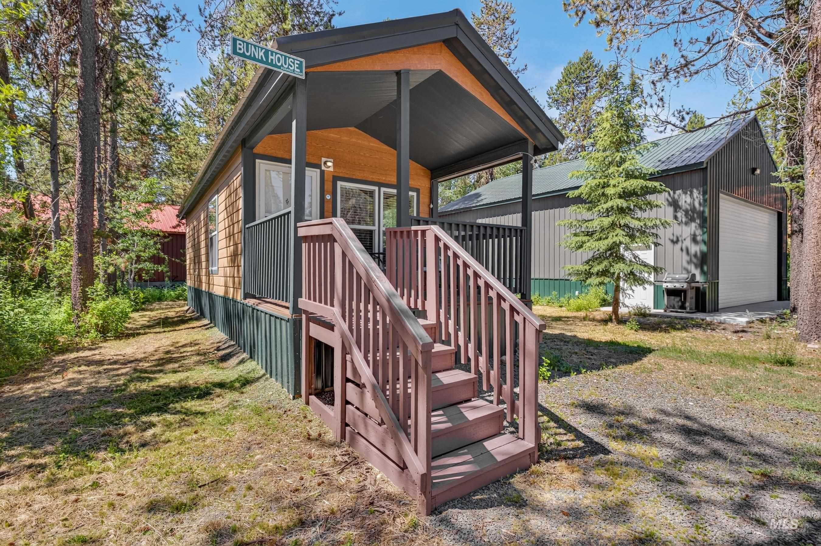185 Dutch Oven Lane, Donnelly, Idaho 83615, 3 Bedrooms, 2 Bathrooms, Residential For Sale, Price $670,000, 98993098