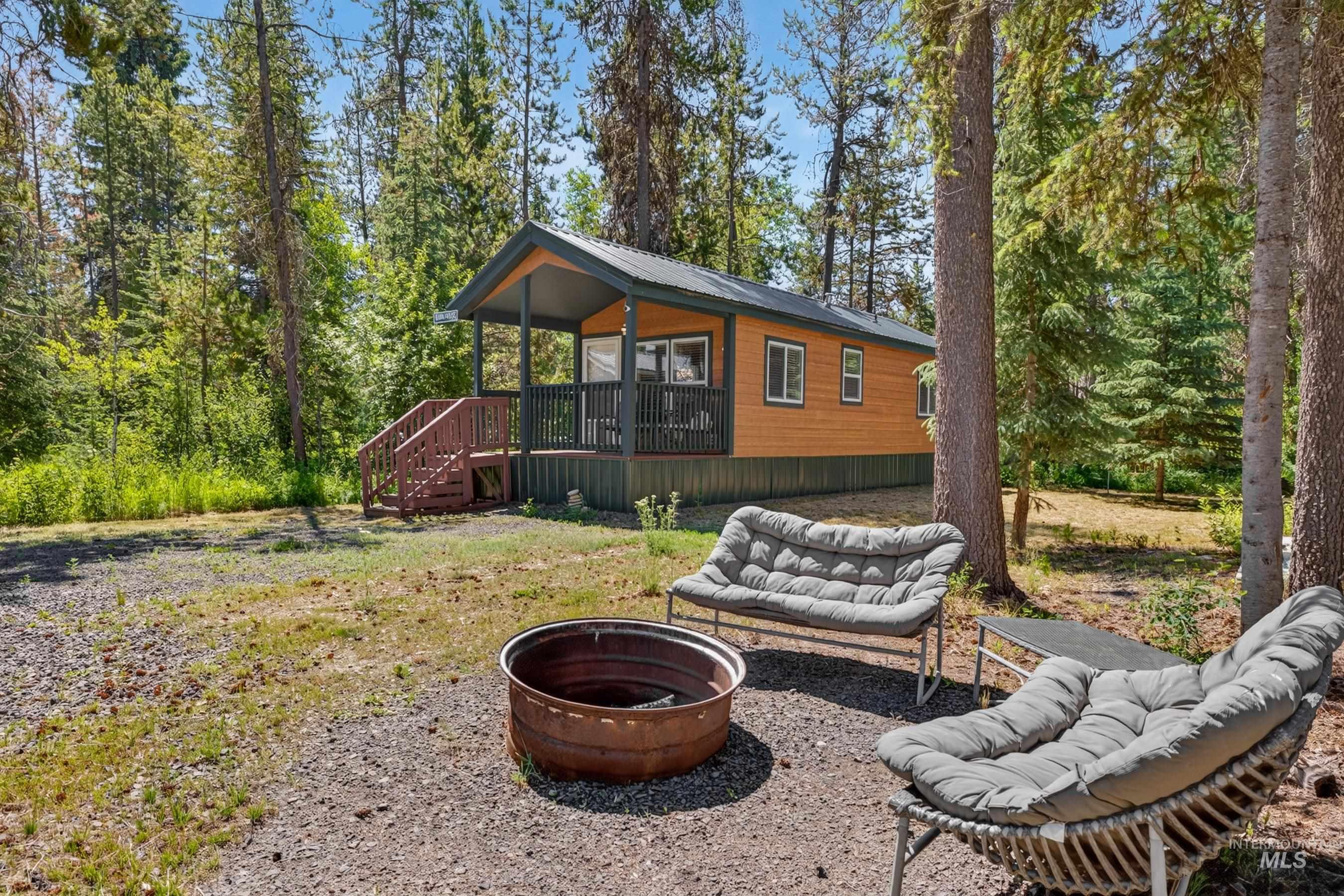 185 Dutch Oven Lane, Donnelly, Idaho 83615, 3 Bedrooms, 2 Bathrooms, Residential For Sale, Price $670,000, 98993098