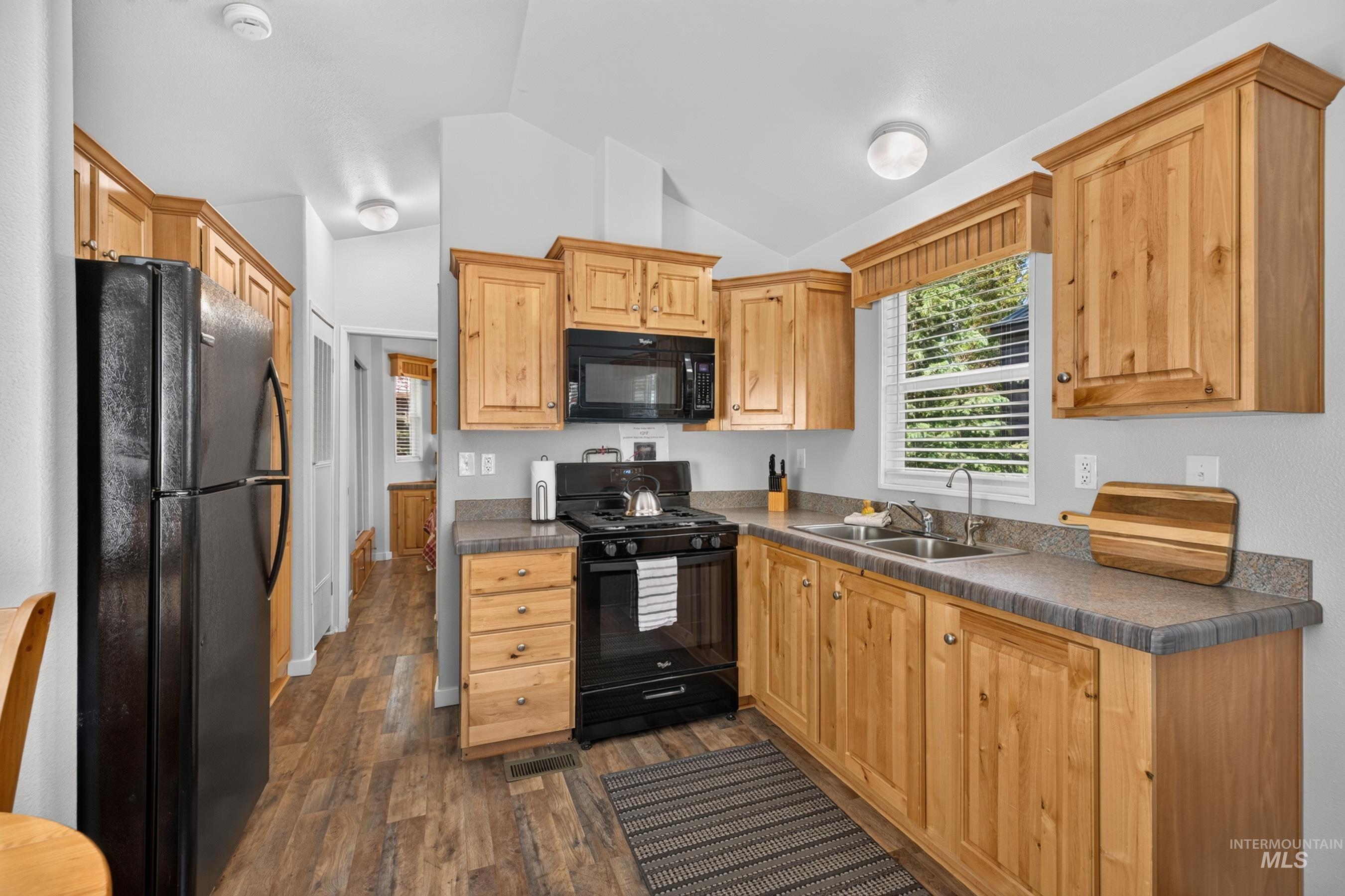 185 Dutch Oven Lane, Donnelly, Idaho 83615, 3 Bedrooms, 2 Bathrooms, Residential For Sale, Price $670,000, 98993098