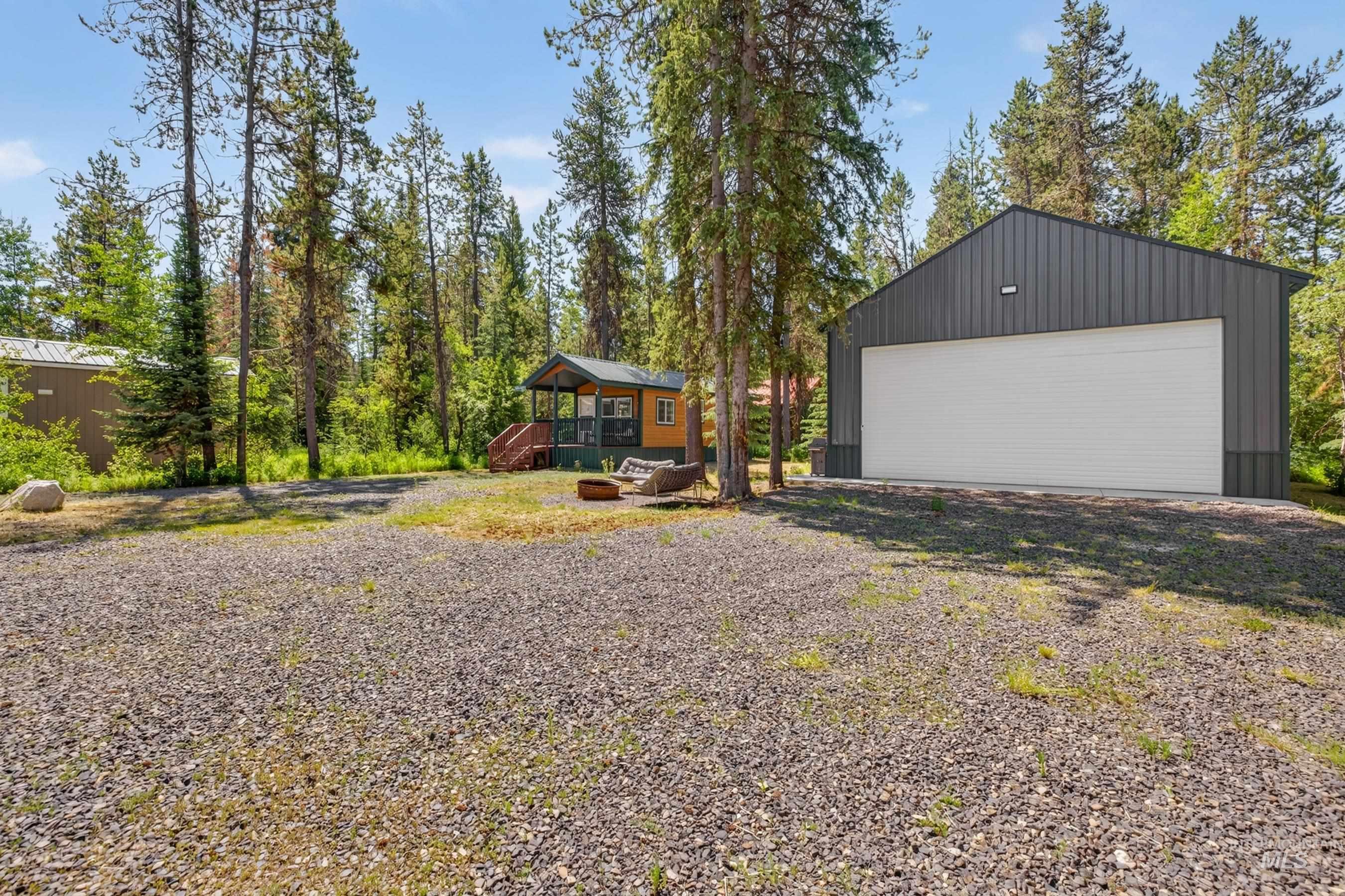 185 Dutch Oven Lane, Donnelly, Idaho 83615, 3 Bedrooms, 2 Bathrooms, Residential For Sale, Price $670,000, 98993098