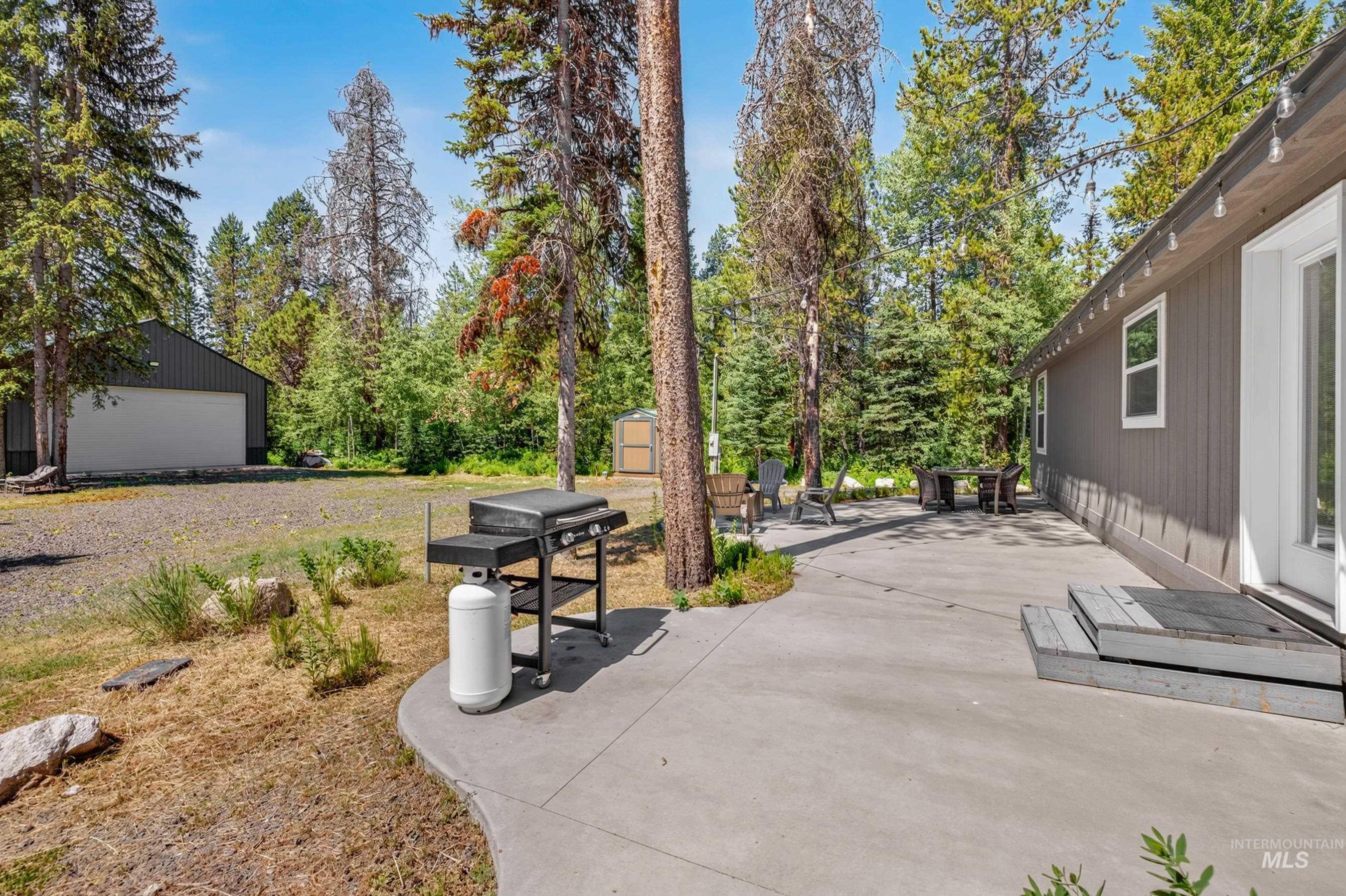 185 Dutch Oven Lane, Donnelly, Idaho 83615, 3 Bedrooms, 2 Bathrooms, Residential For Sale, Price $670,000, 98993098