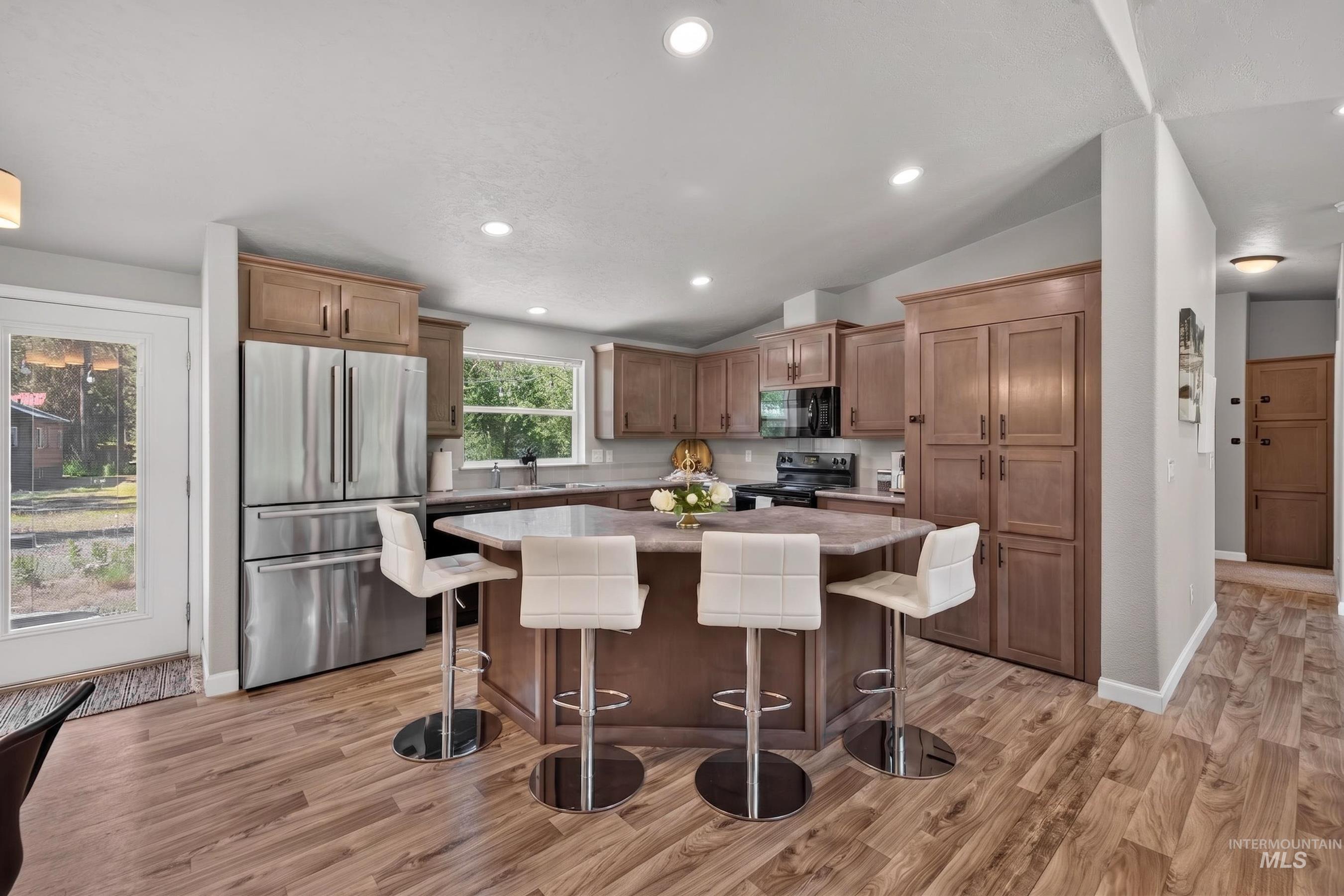 185 Dutch Oven Lane, Donnelly, Idaho 83615, 3 Bedrooms, 2 Bathrooms, Residential For Sale, Price $670,000, 98993098