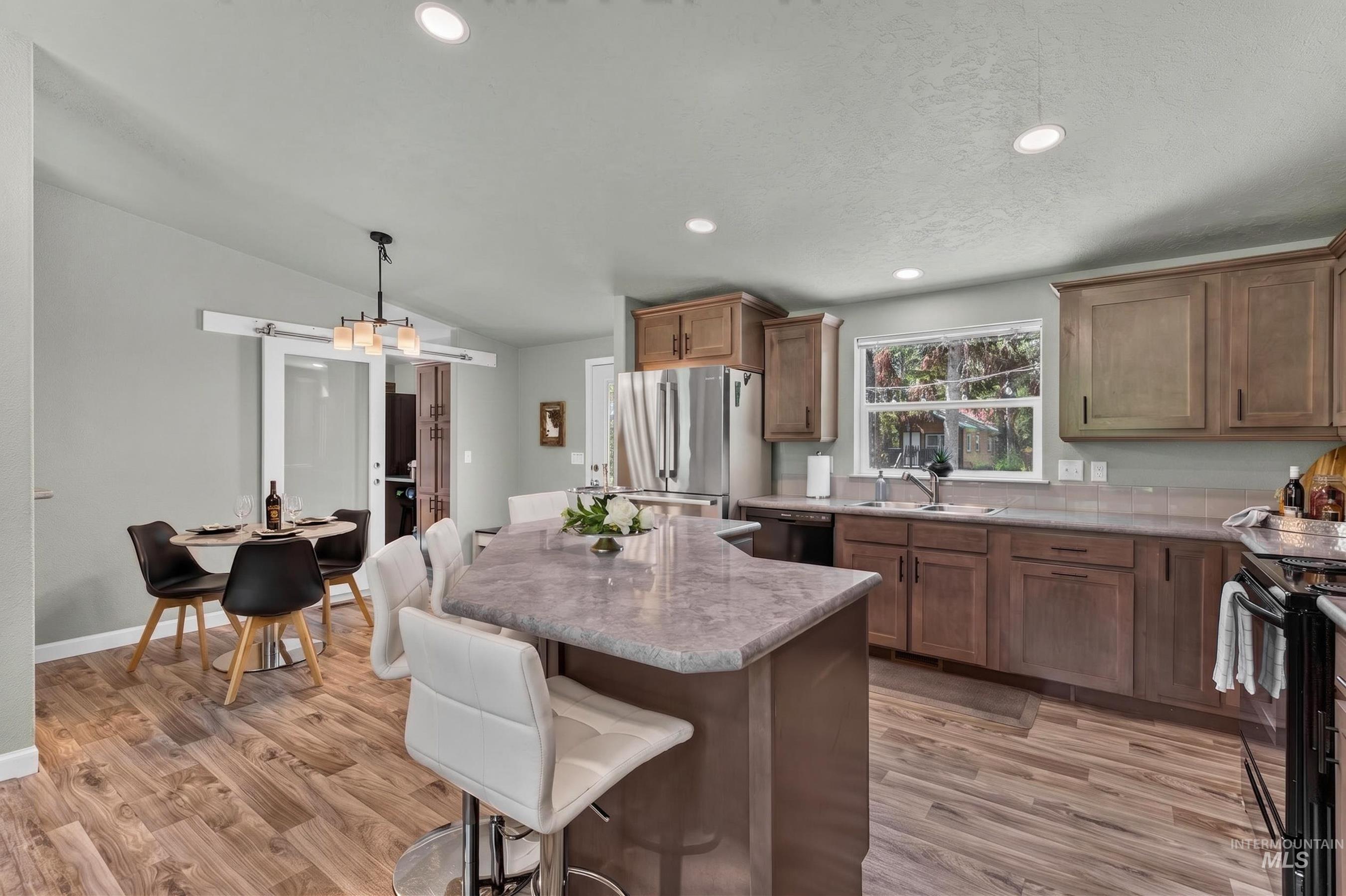 185 Dutch Oven Lane, Donnelly, Idaho 83615, 3 Bedrooms, 2 Bathrooms, Residential For Sale, Price $670,000, 98993098