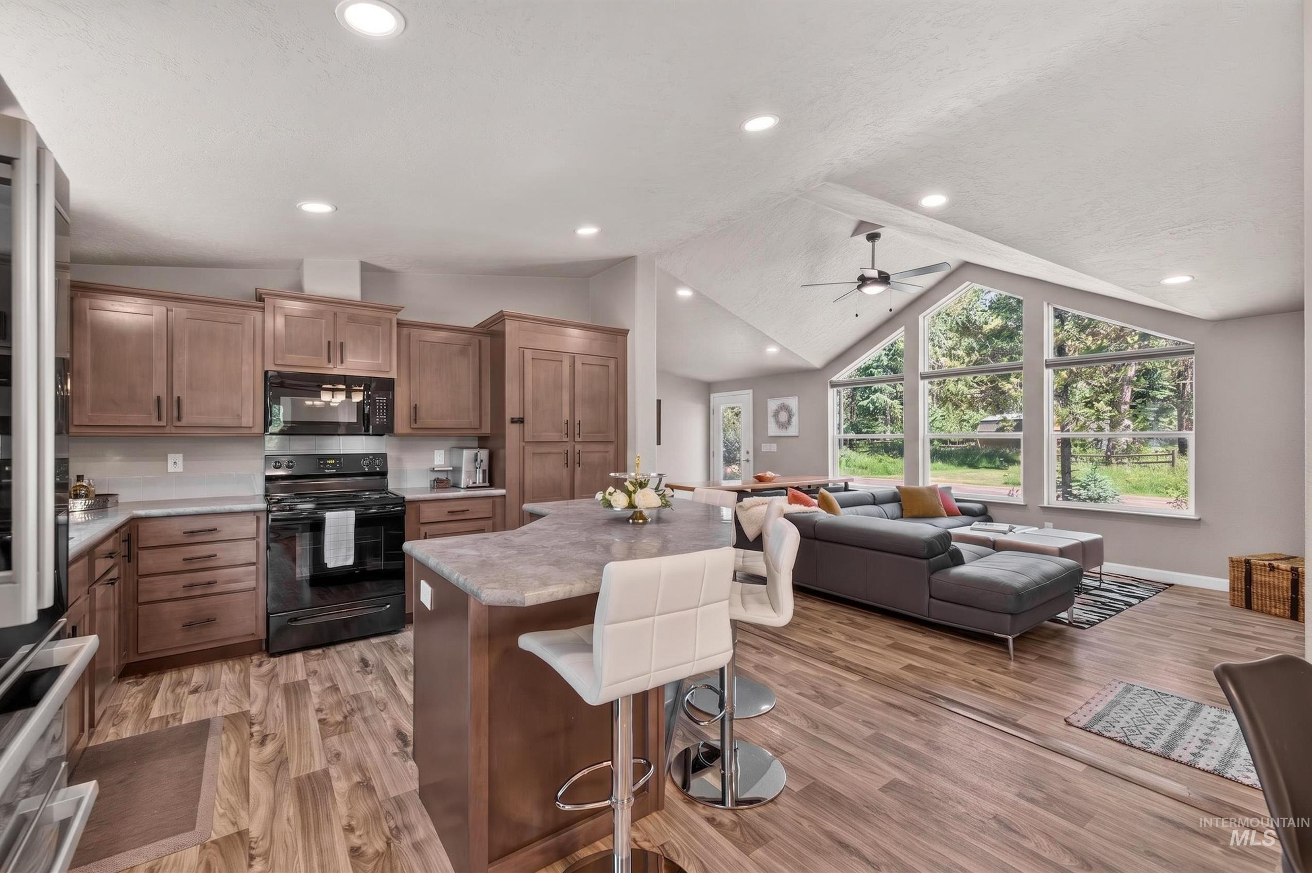 185 Dutch Oven Lane, Donnelly, Idaho 83615, 3 Bedrooms, 2 Bathrooms, Residential For Sale, Price $670,000, 98993098