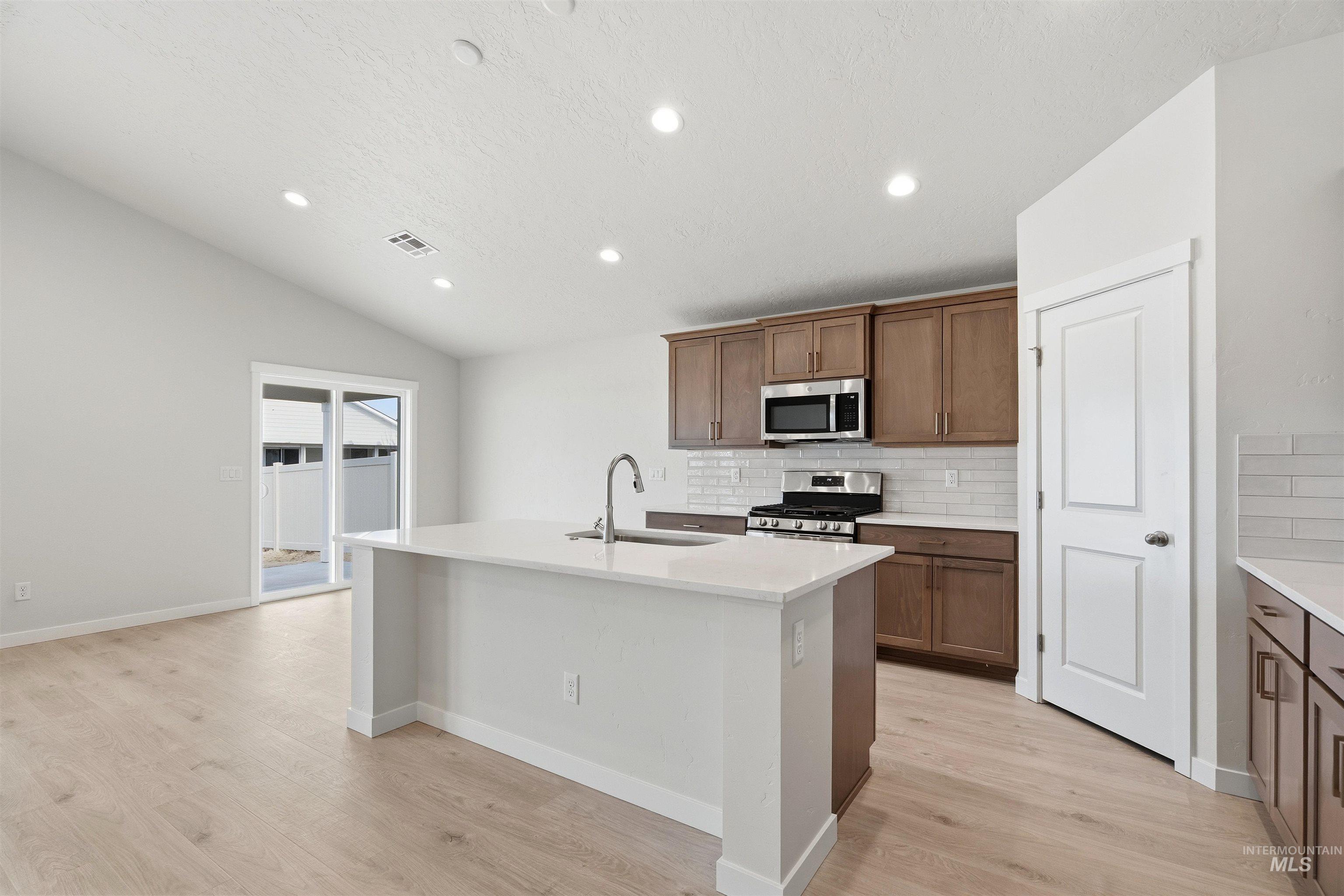 4321 Dawnstar Ave, Caldwell, Idaho 83607, 3 Bedrooms, 2 Bathrooms, Residential For Sale, Price $426,990, 98993102