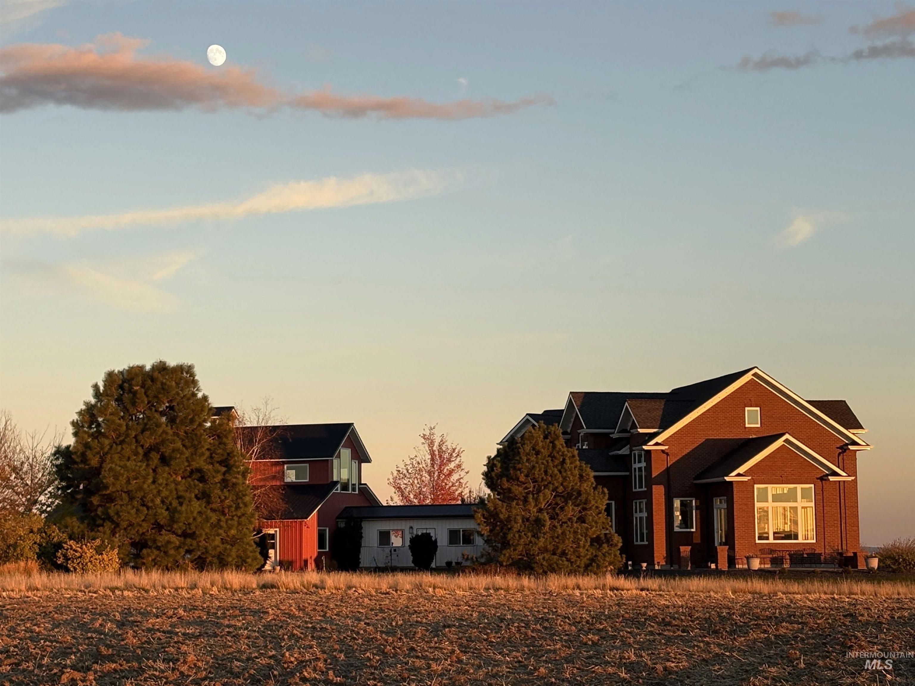 1513 Uniontown Rd, Genesee, Idaho 83501, 5 Bedrooms, 4 Bathrooms, Residential For Sale, Price $1,550,000,MLS 98993103